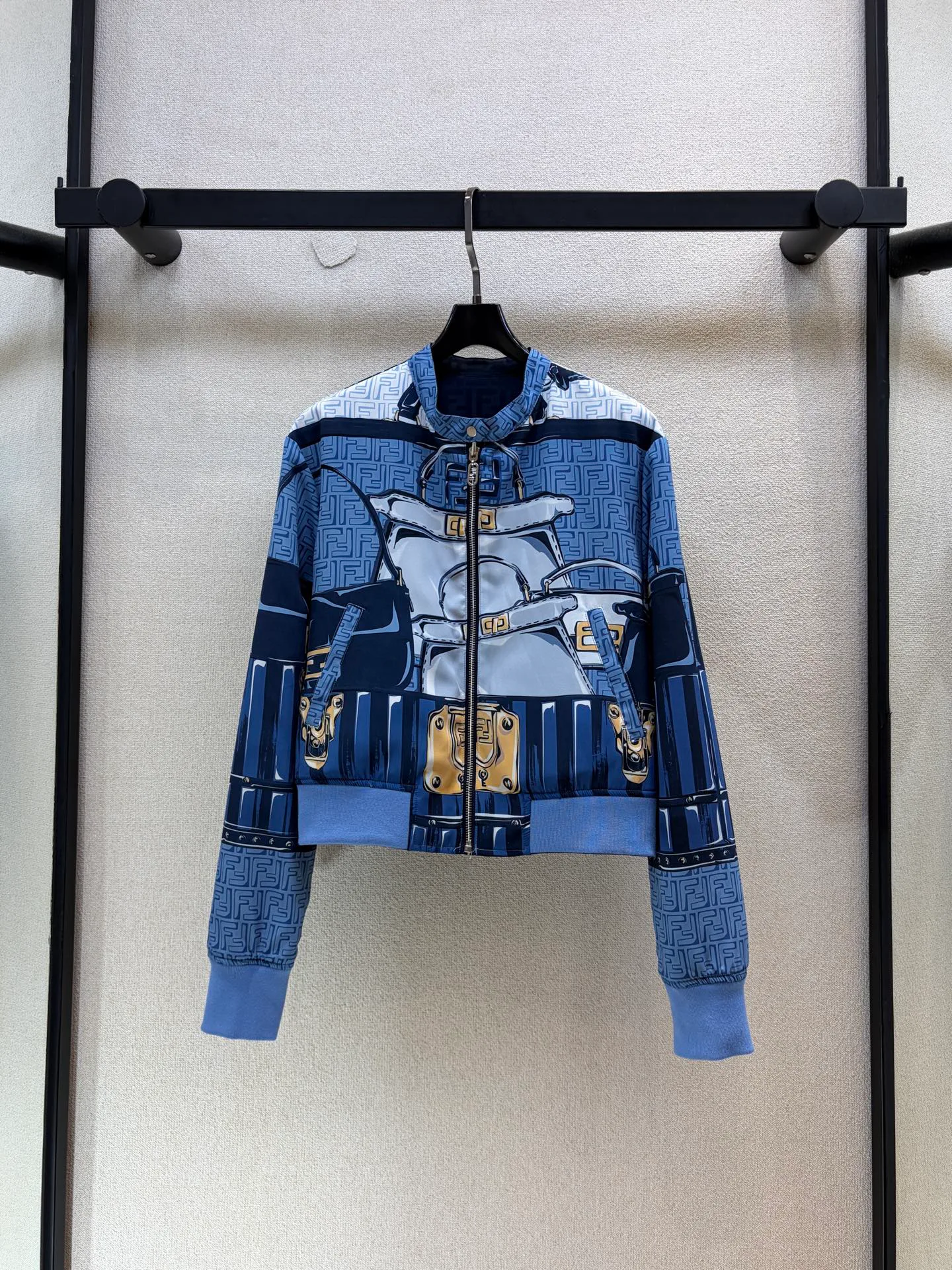 Куртки И Пуховики Женские Fendi 18408102