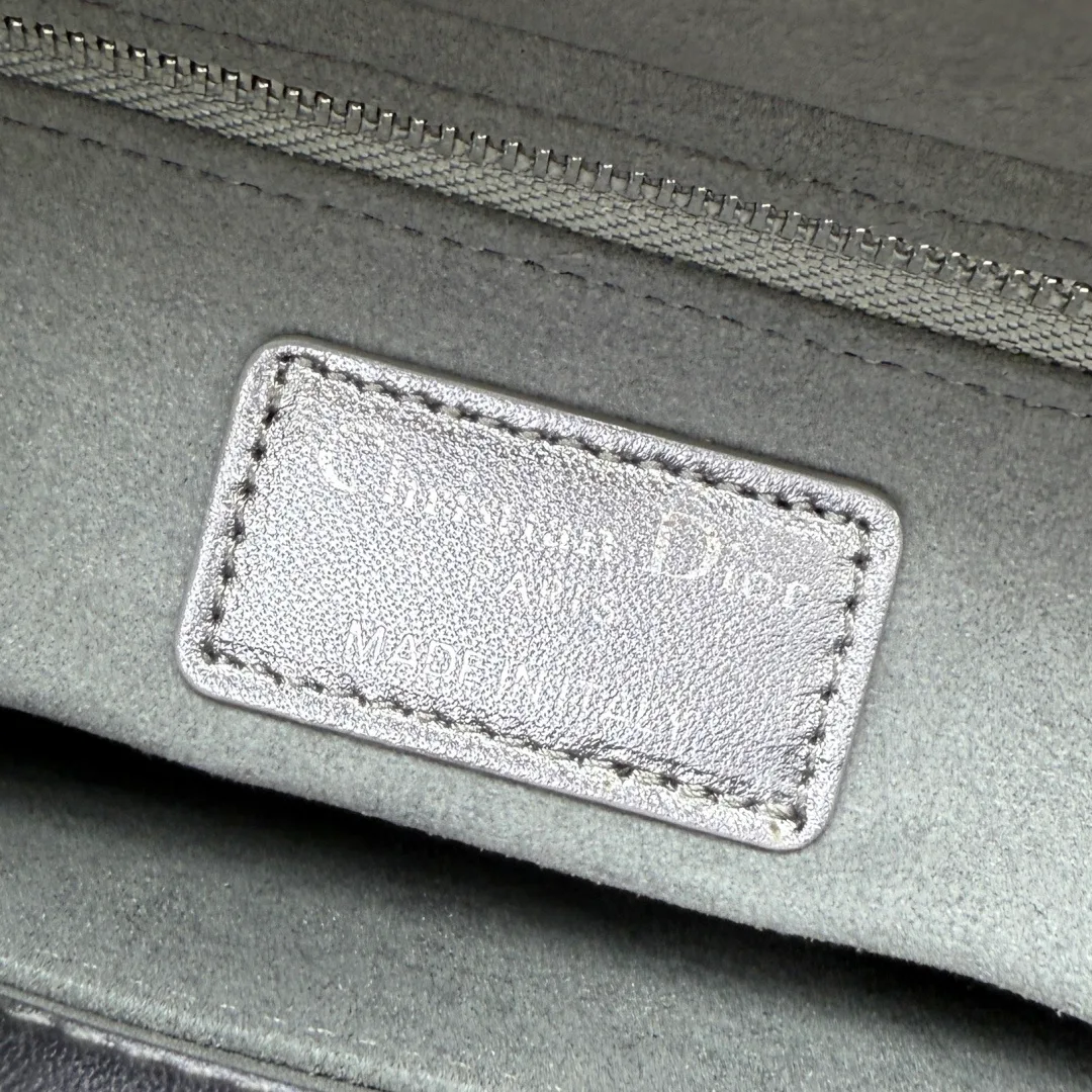 Классические Сумки Женские Christian Dior 16974207