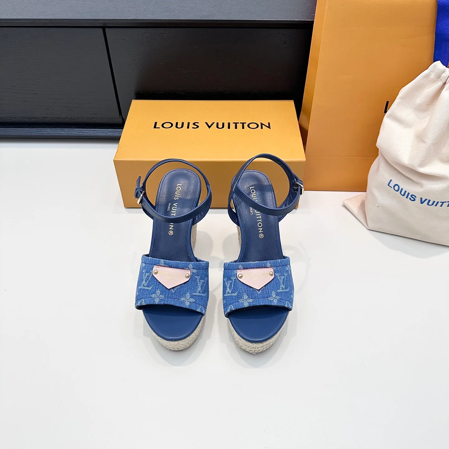 Сандалии Женские Louis Vuitton 11566078