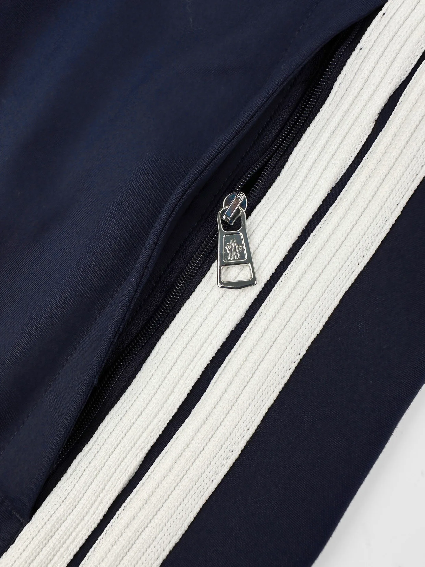 Куртки И Пуховики Женские Moncler 18487142