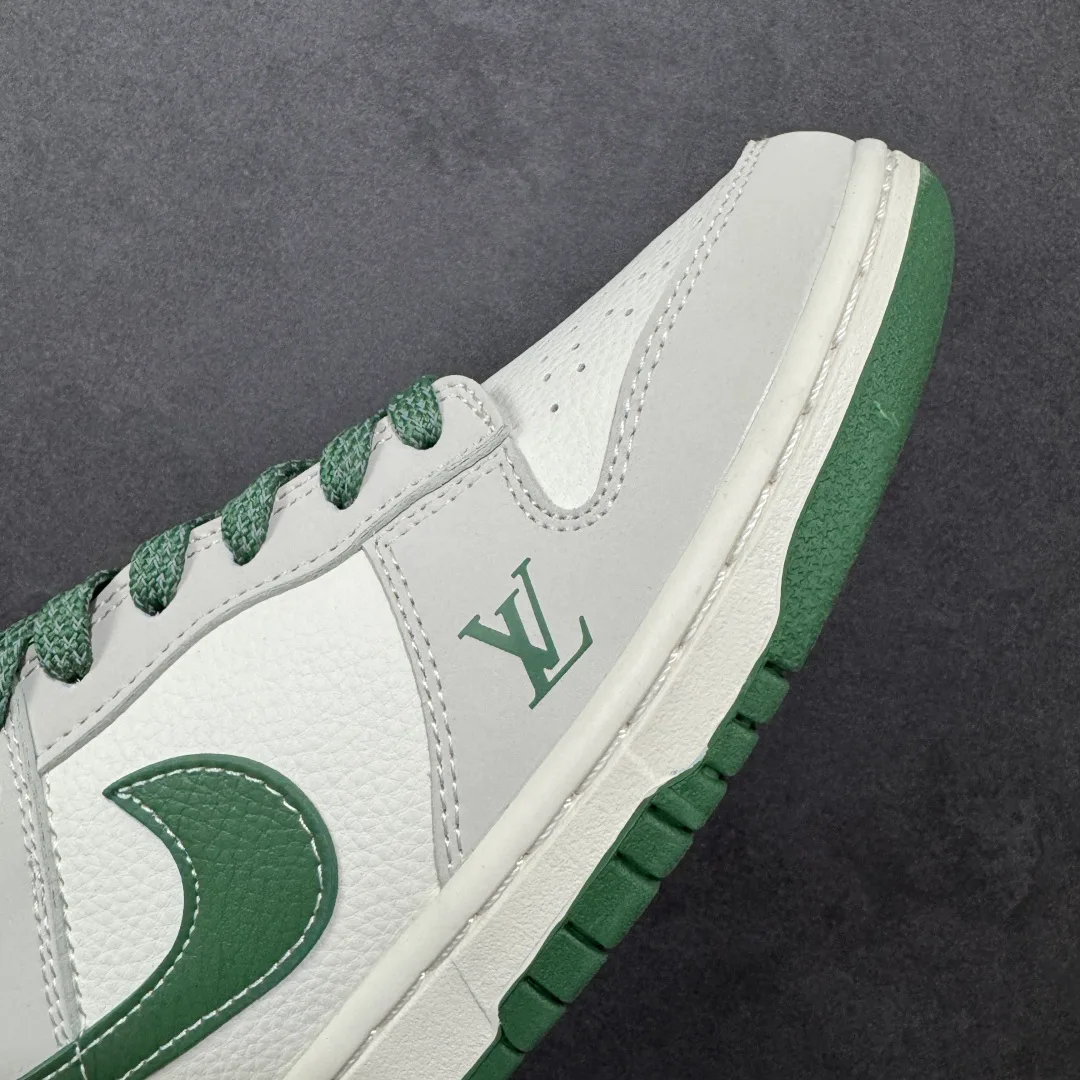 Кроссовки Женские Nike 810790