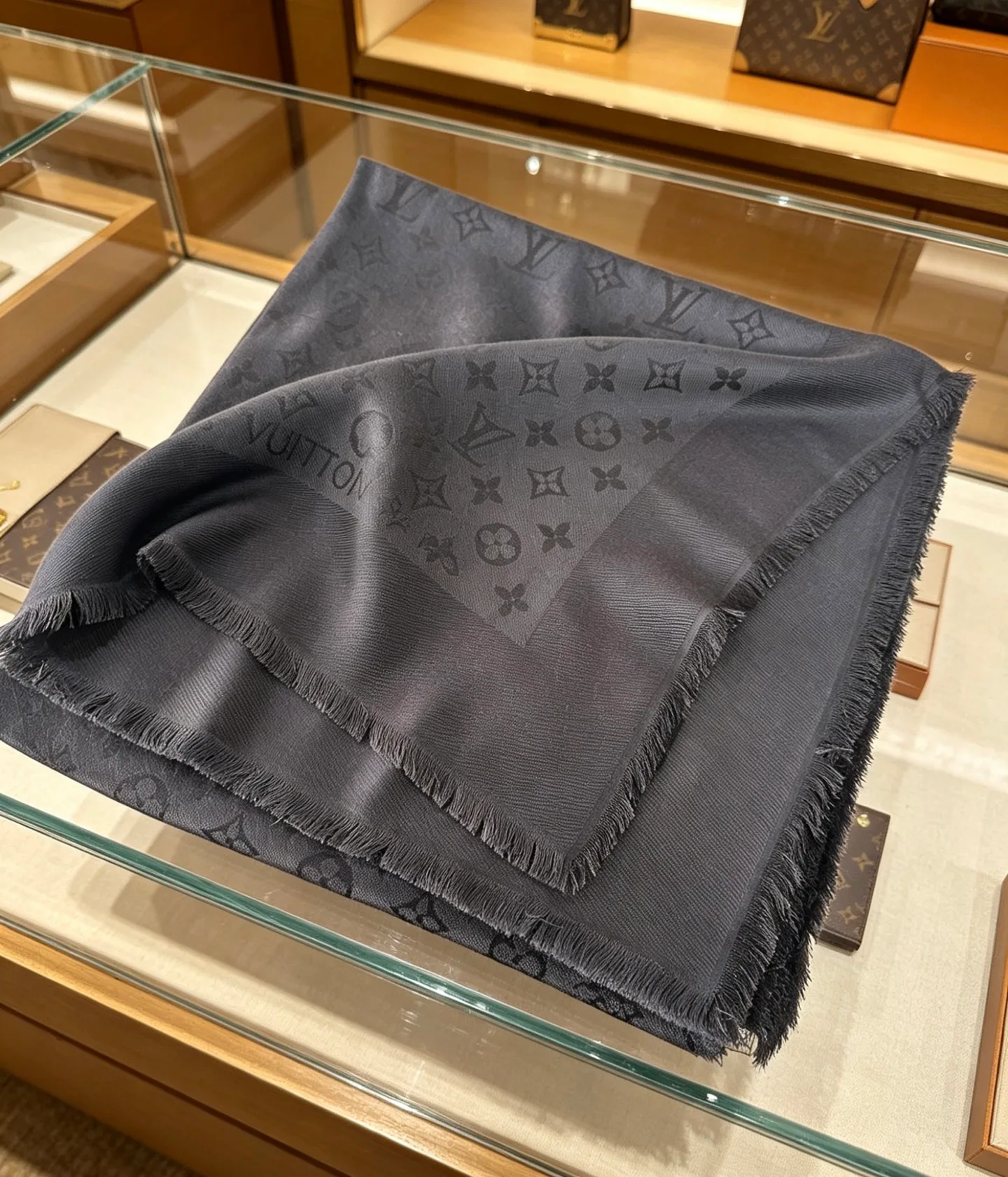 Шарфы Louis Vuitton 15150454