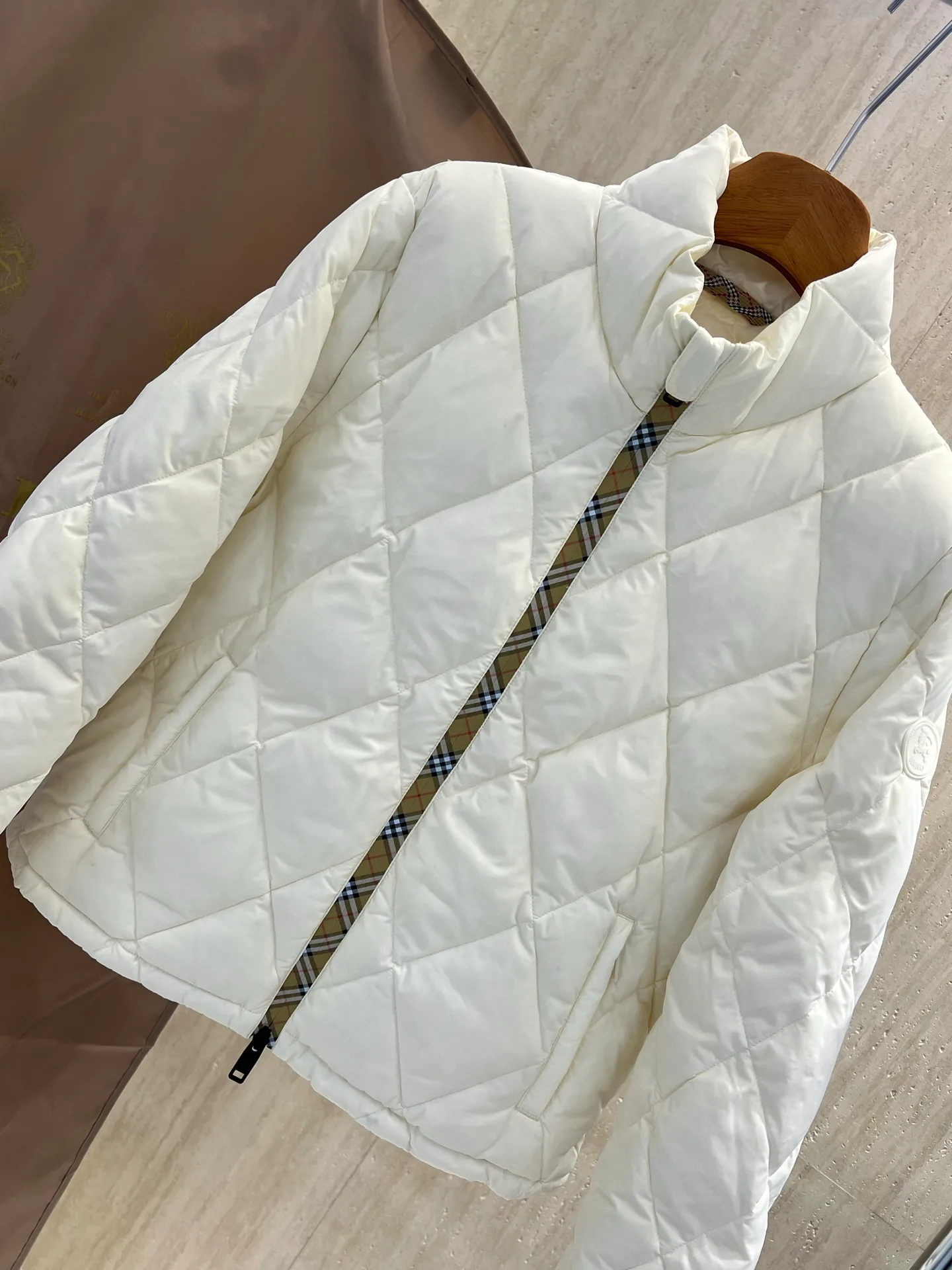 Куртки И Пуховики Женские Burberry 18296473
