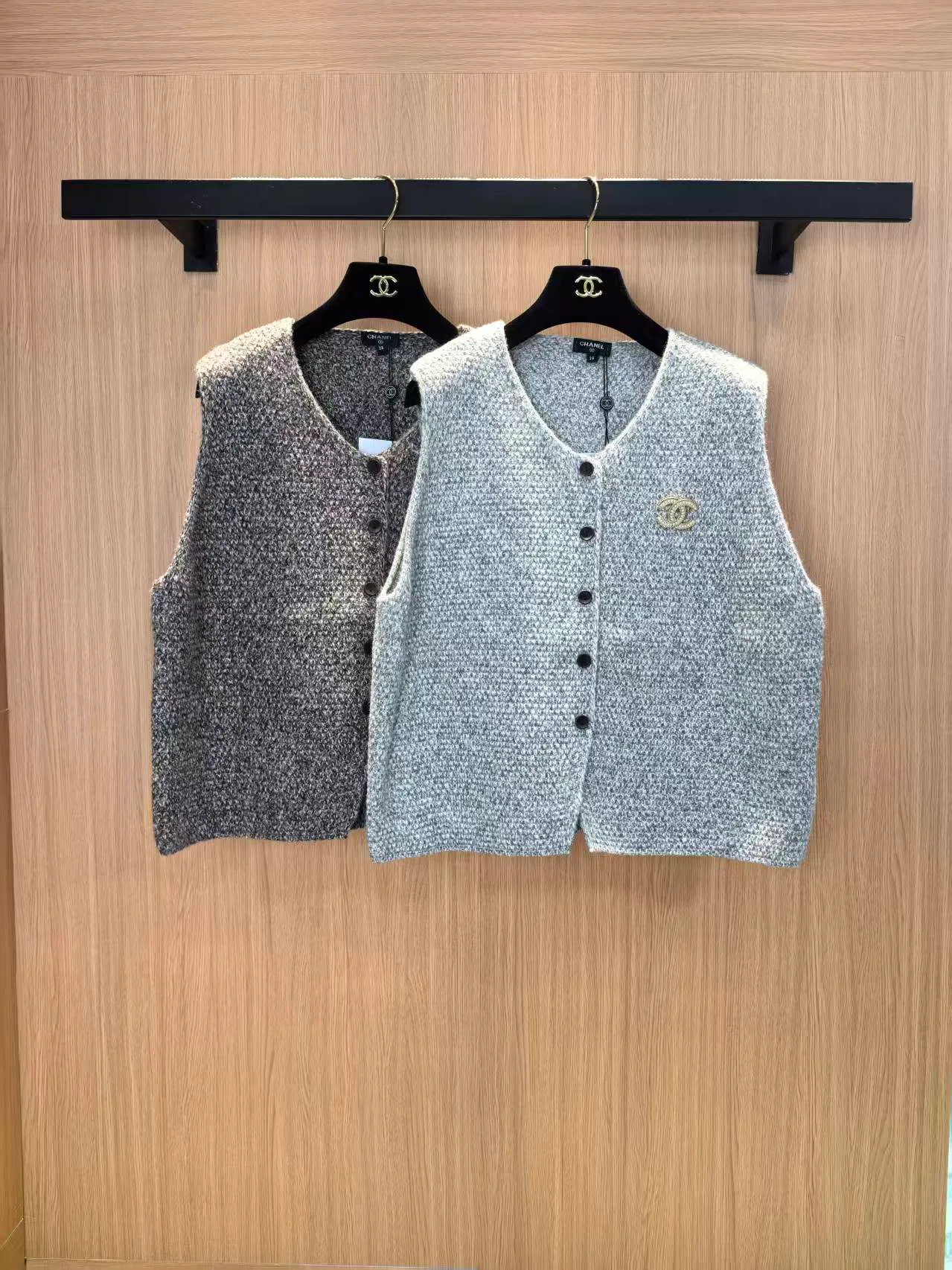Жилеты Женские Chanel 18138713