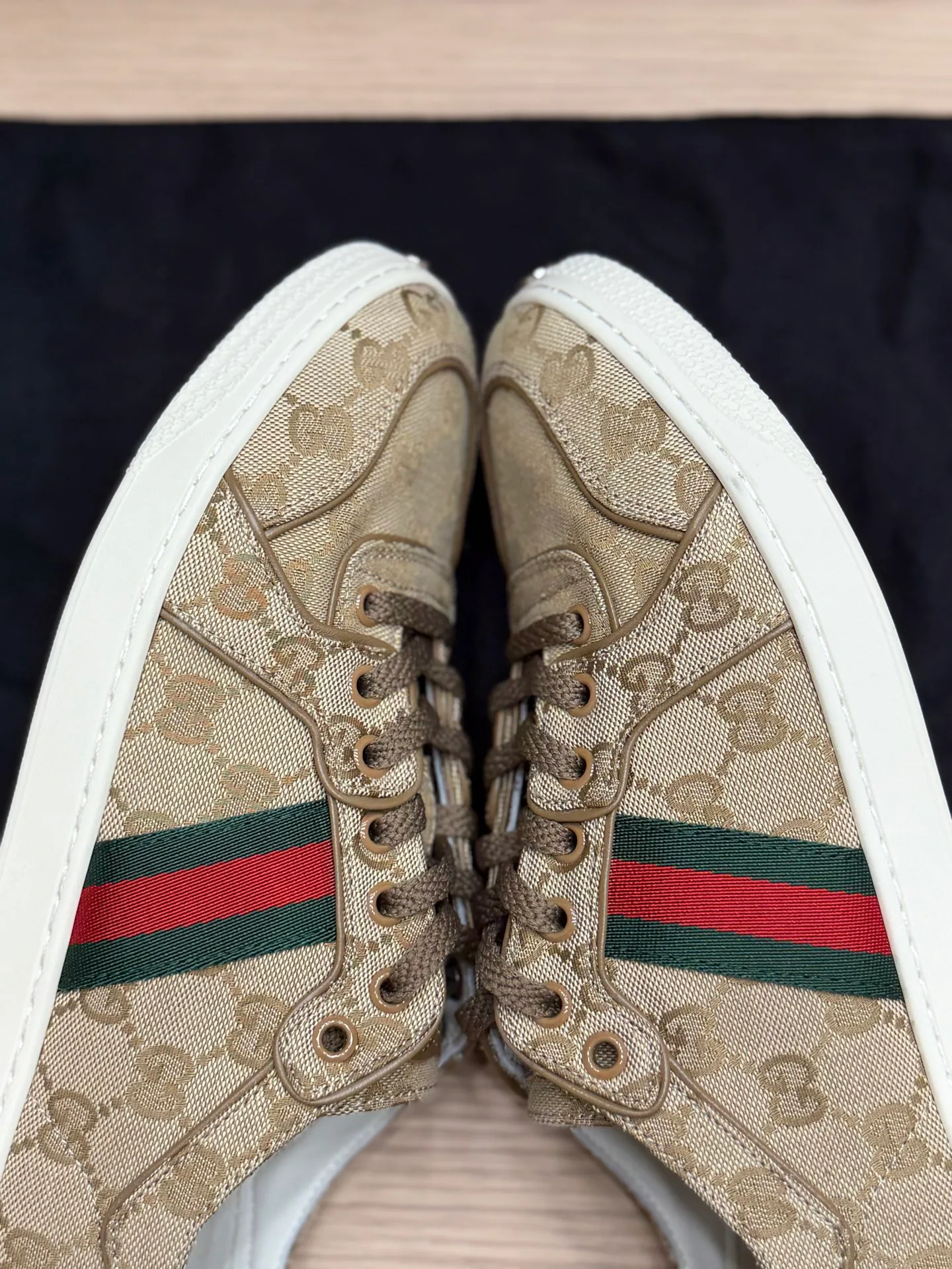 Кроссовки Женские Gucci 18995131