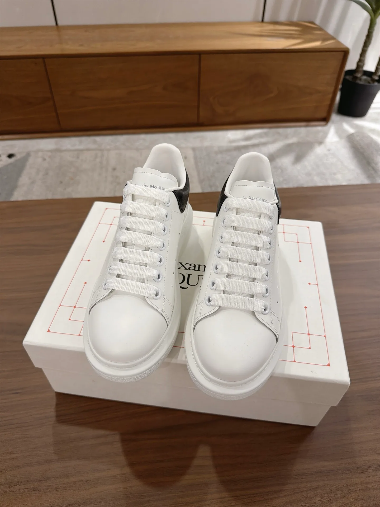 Кроссовки Женские Alexander Mcqueen 18159790