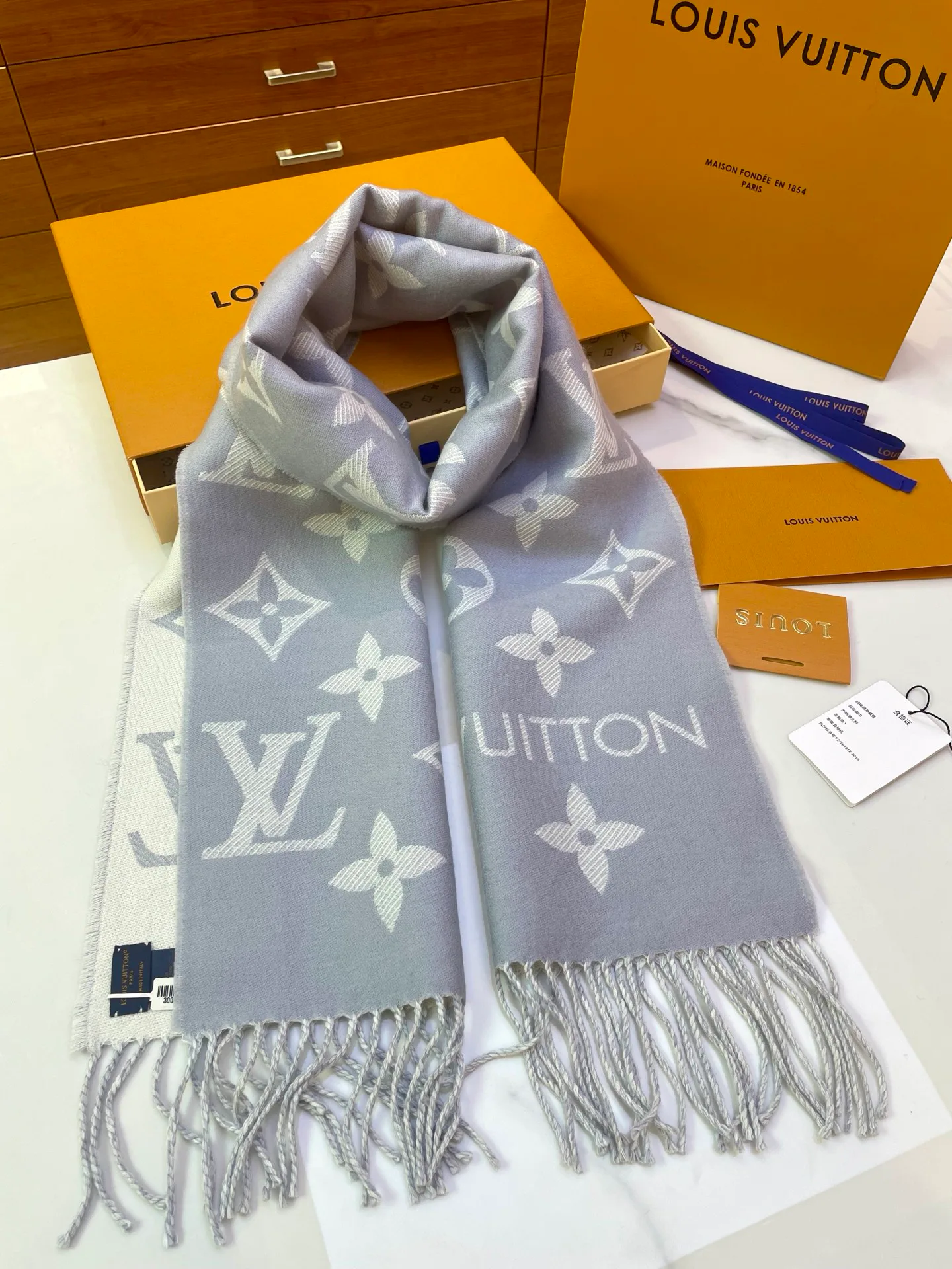 Шарфы Louis Vuitton 3881129