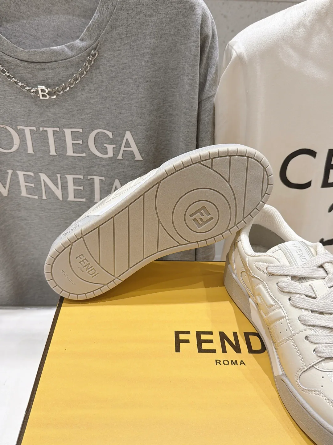 Кроссовки Женские Fendi 17908449