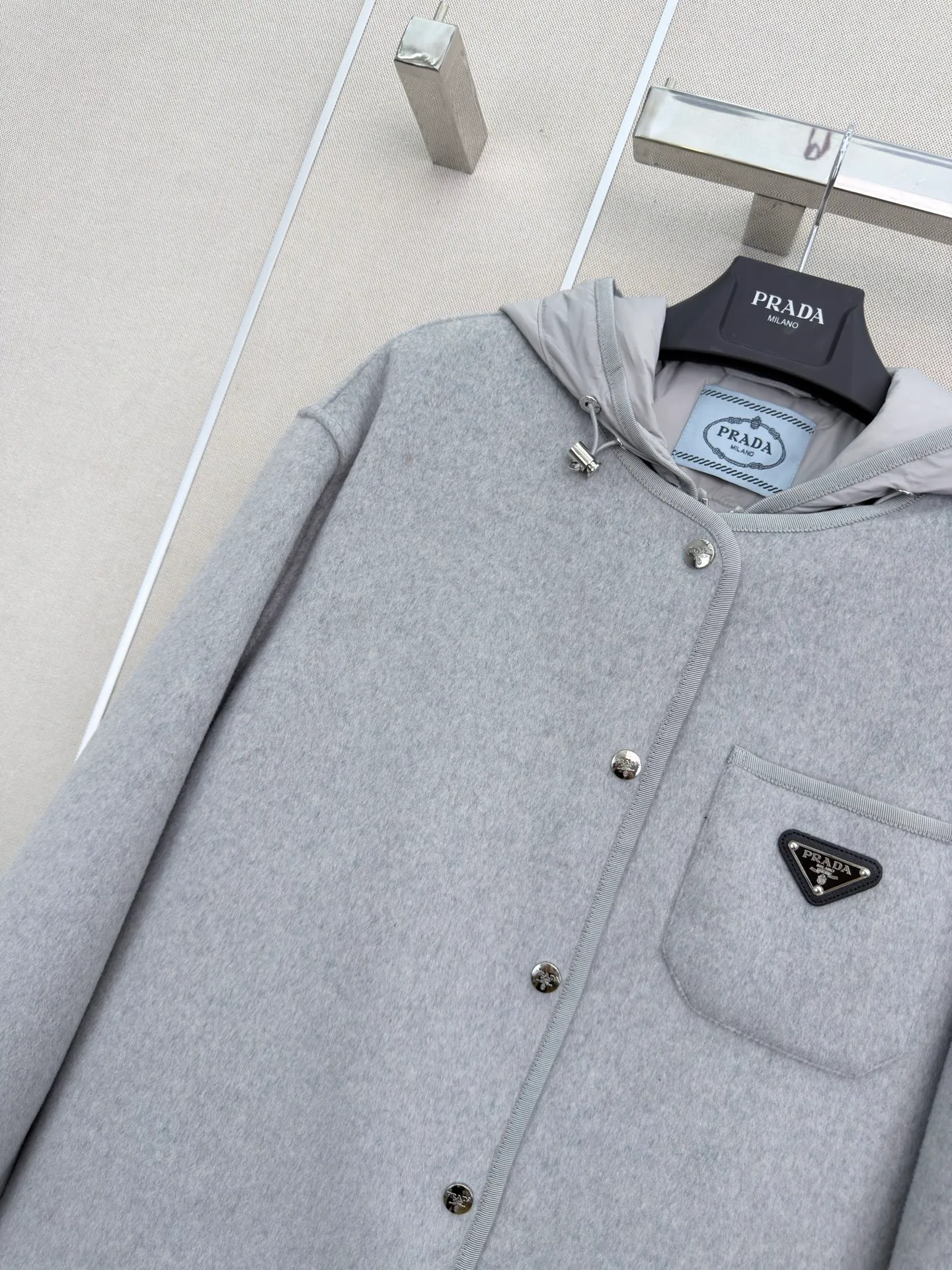 Куртки И Пуховики Женские Prada 18185778