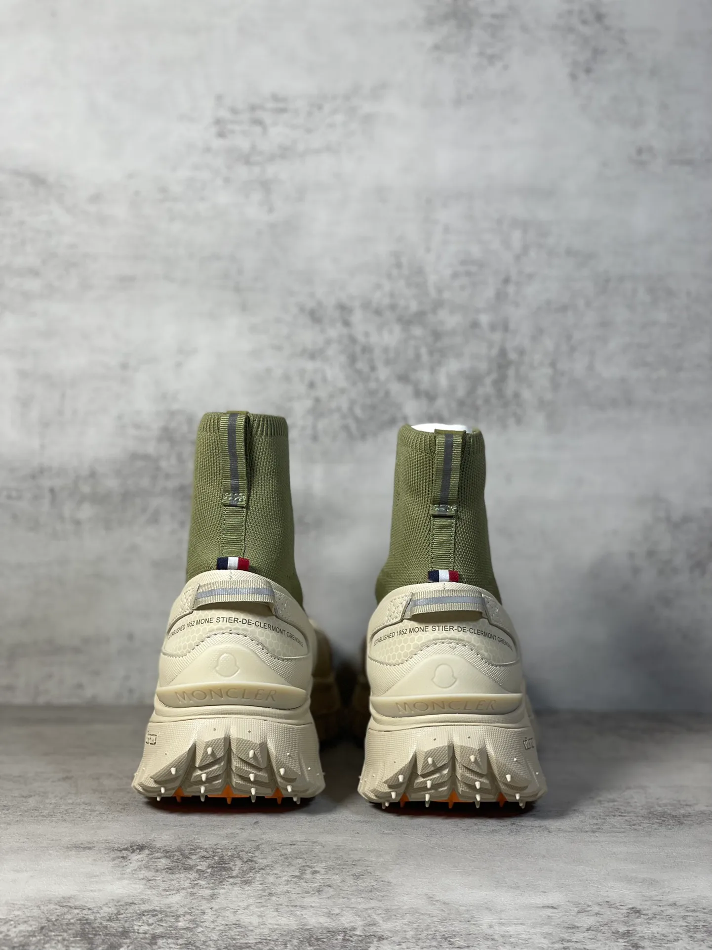 Кроссовки Женские Moncler 18333208