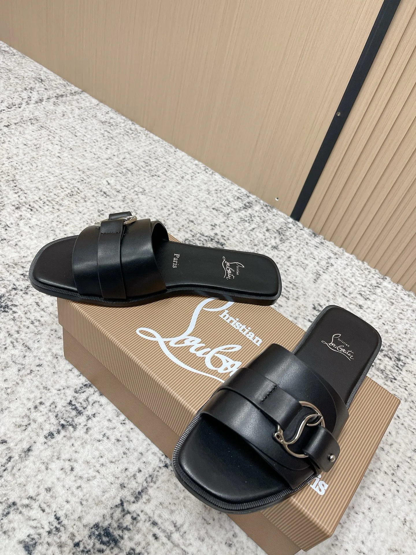 Туфли Женские Christian Louboutin 11946955