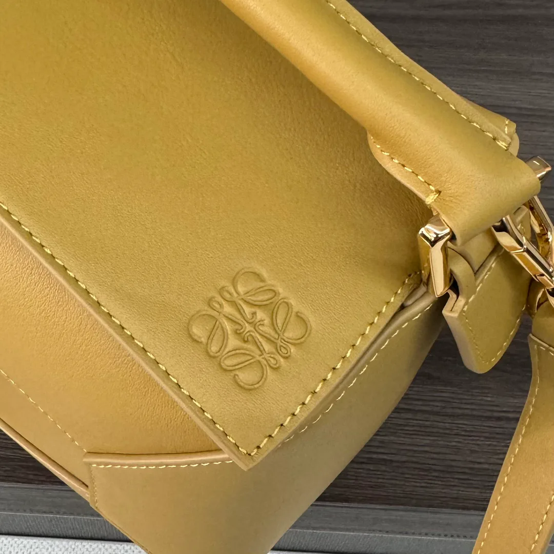Классические Сумки Женские Loewe 11674669