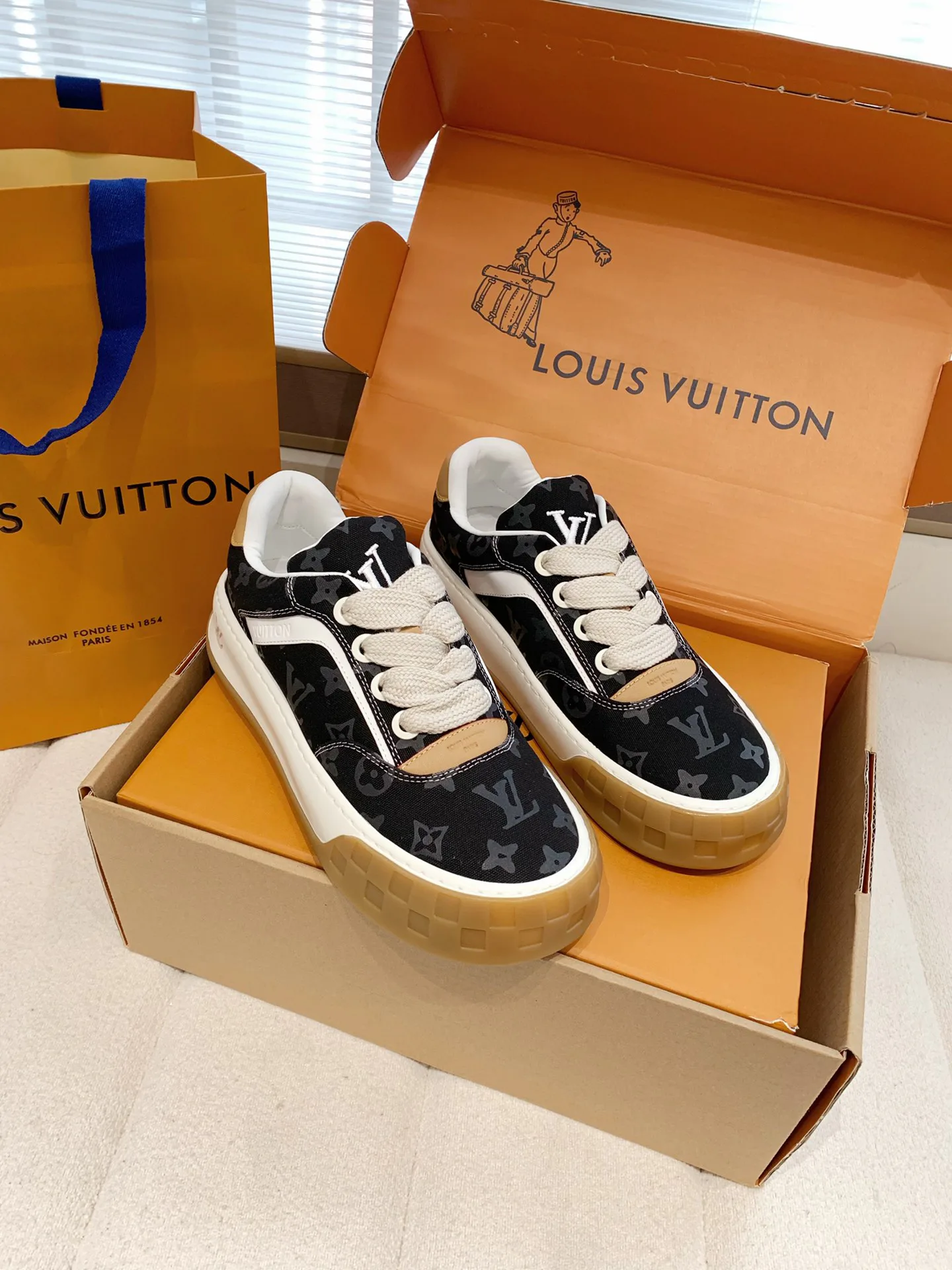 Кеды Женские Louis Vuitton 13183744