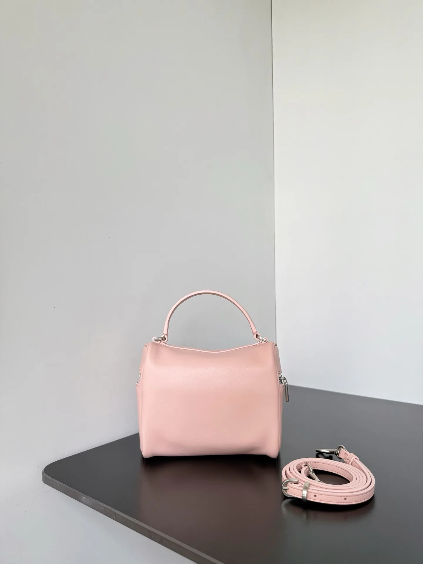 Клатчи Женские Balenciaga 11451449