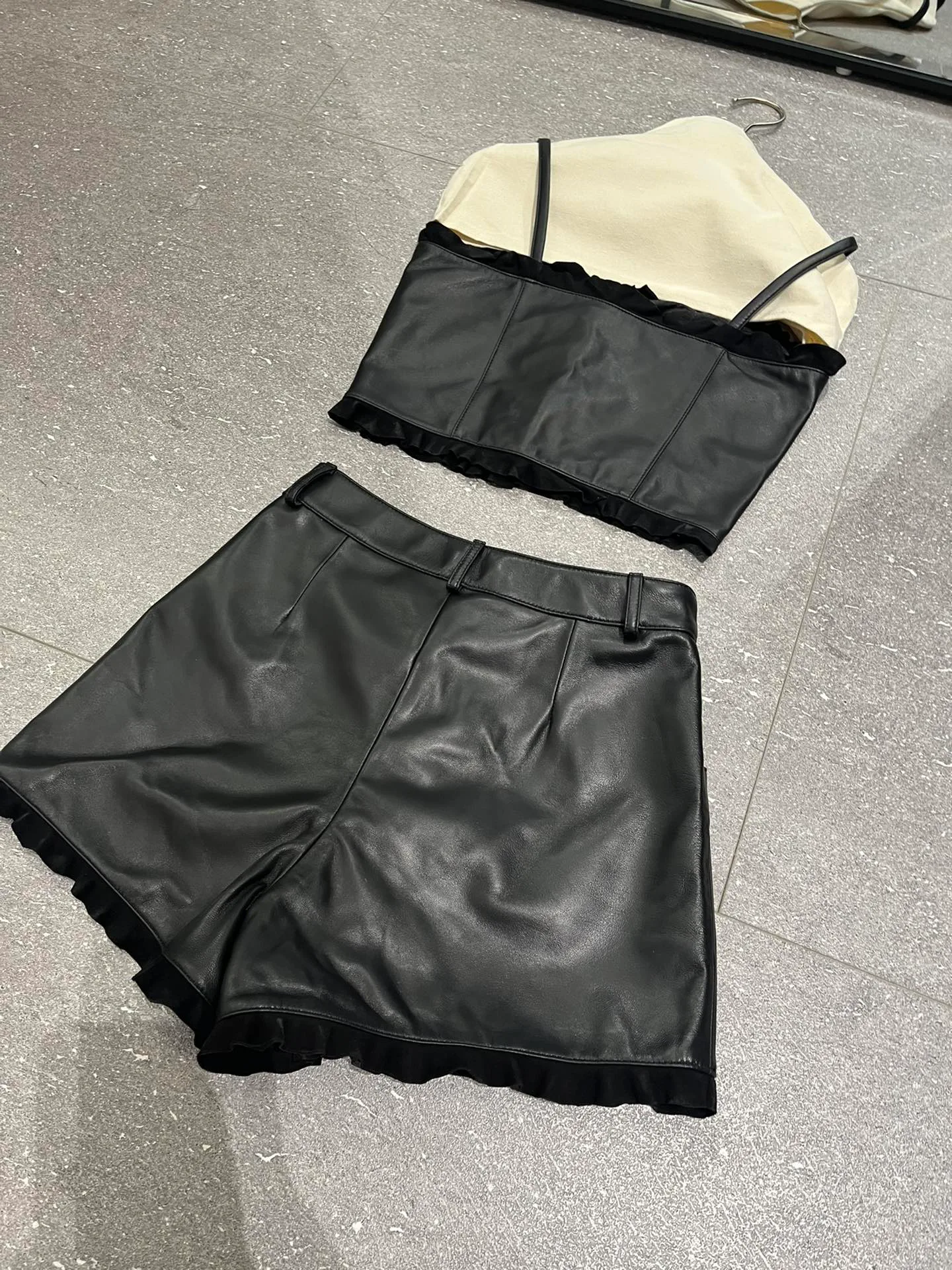 Костюмы Женские Chanel 10088613