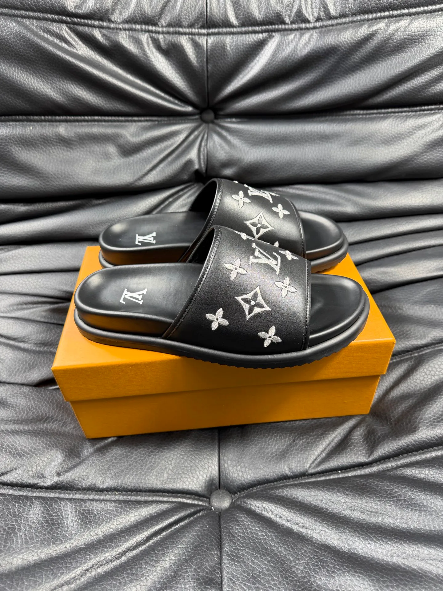 Шлепанцы Женские Louis Vuitton 991667