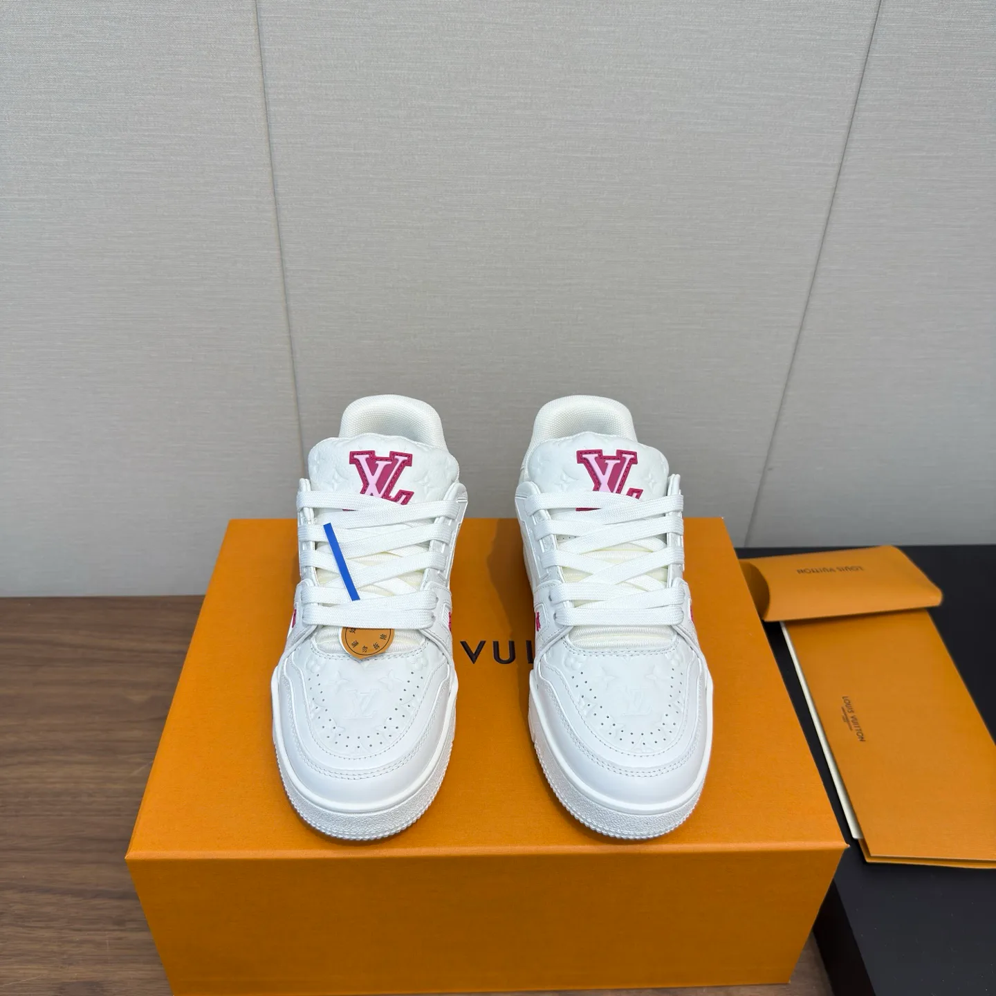 Кроссовки Женские Louis Vuitton 4318159