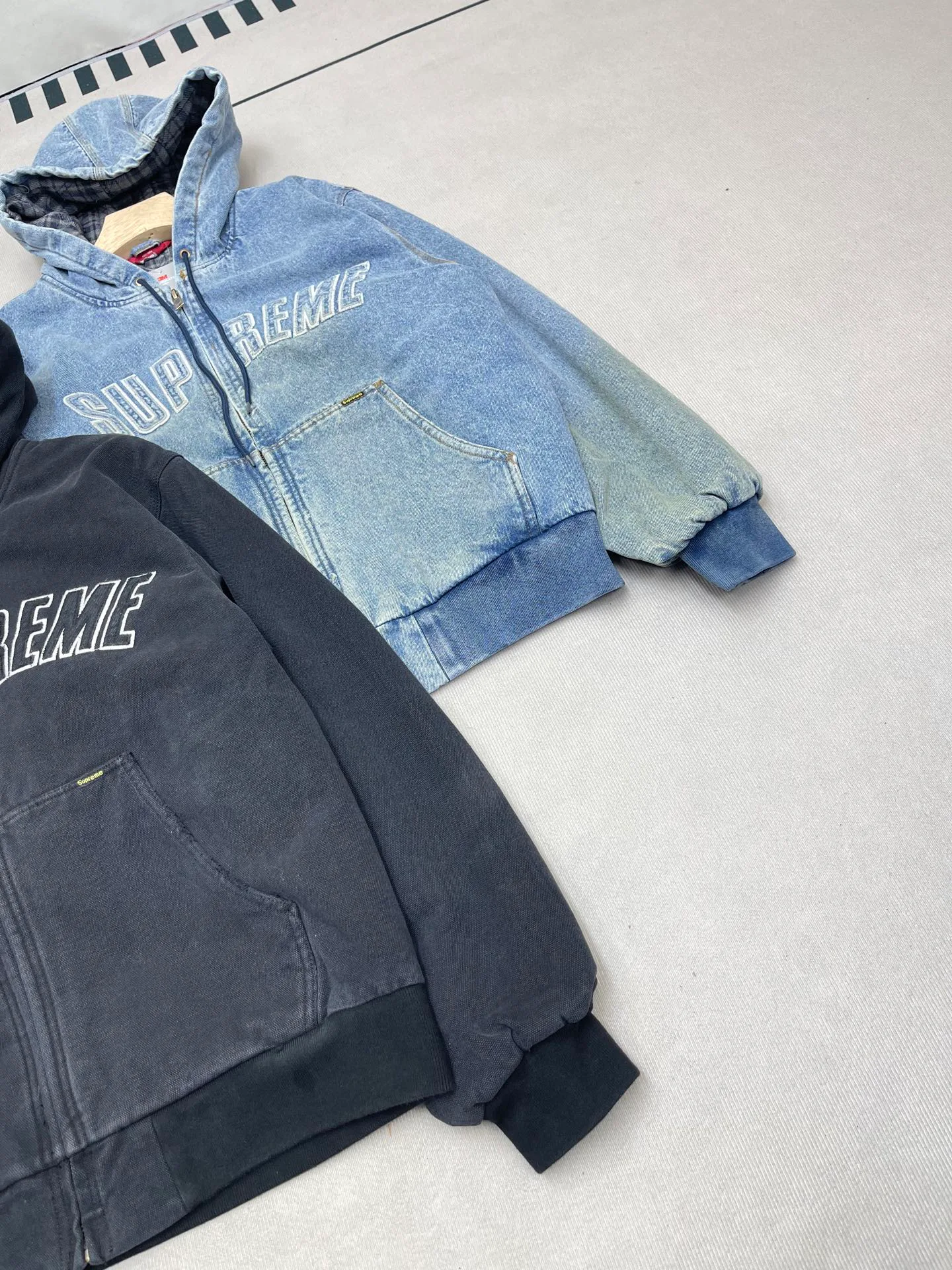 Куртки И Пуховики Женские Supreme 10542431