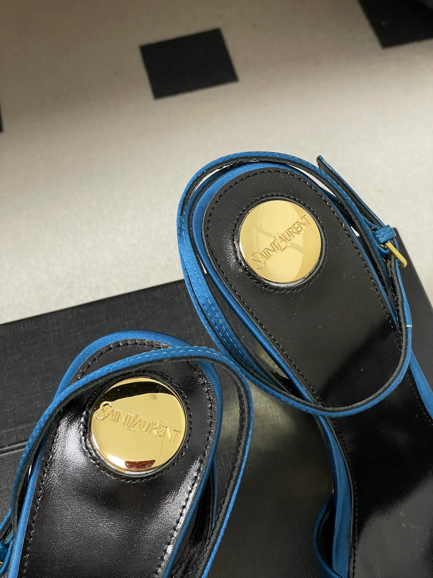 Босоножки Женские Saint Laurent 2597142