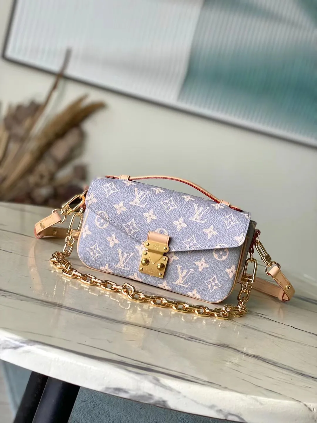 Классические Сумки Женские Louis Vuitton 18227605