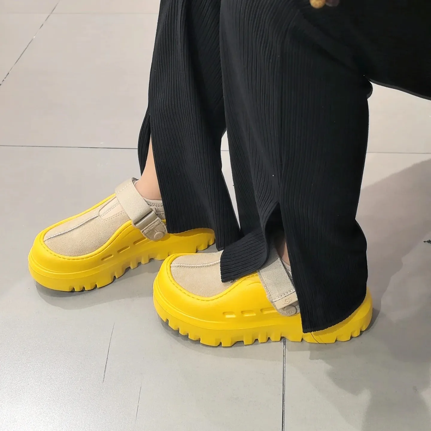 Кроссовки Женские Ugg 18708890
