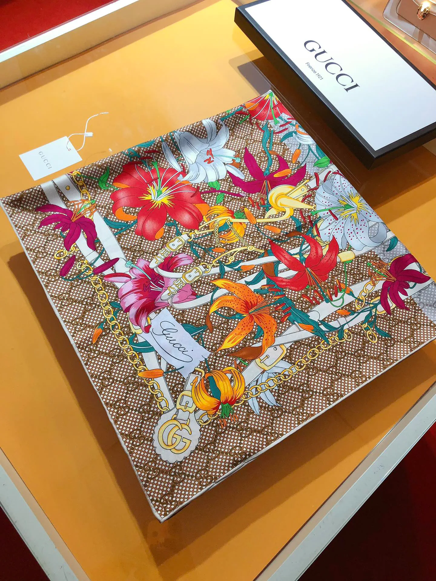 Платки Gucci 10185