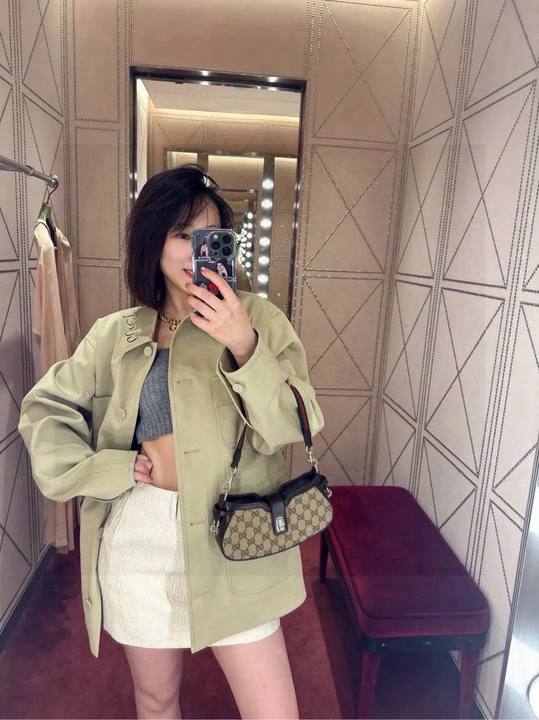 Куртки И Пуховики Женские Gucci 18144