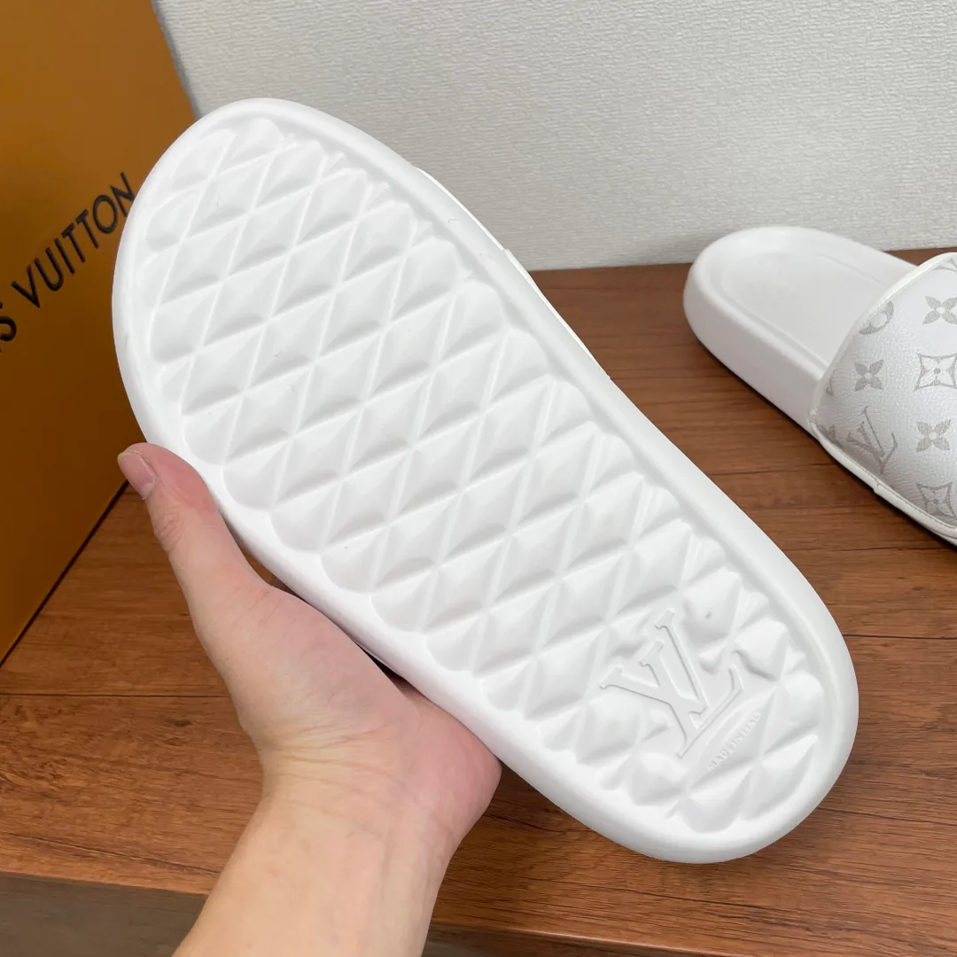 Шлепанцы Женские Louis Vuitton 74076