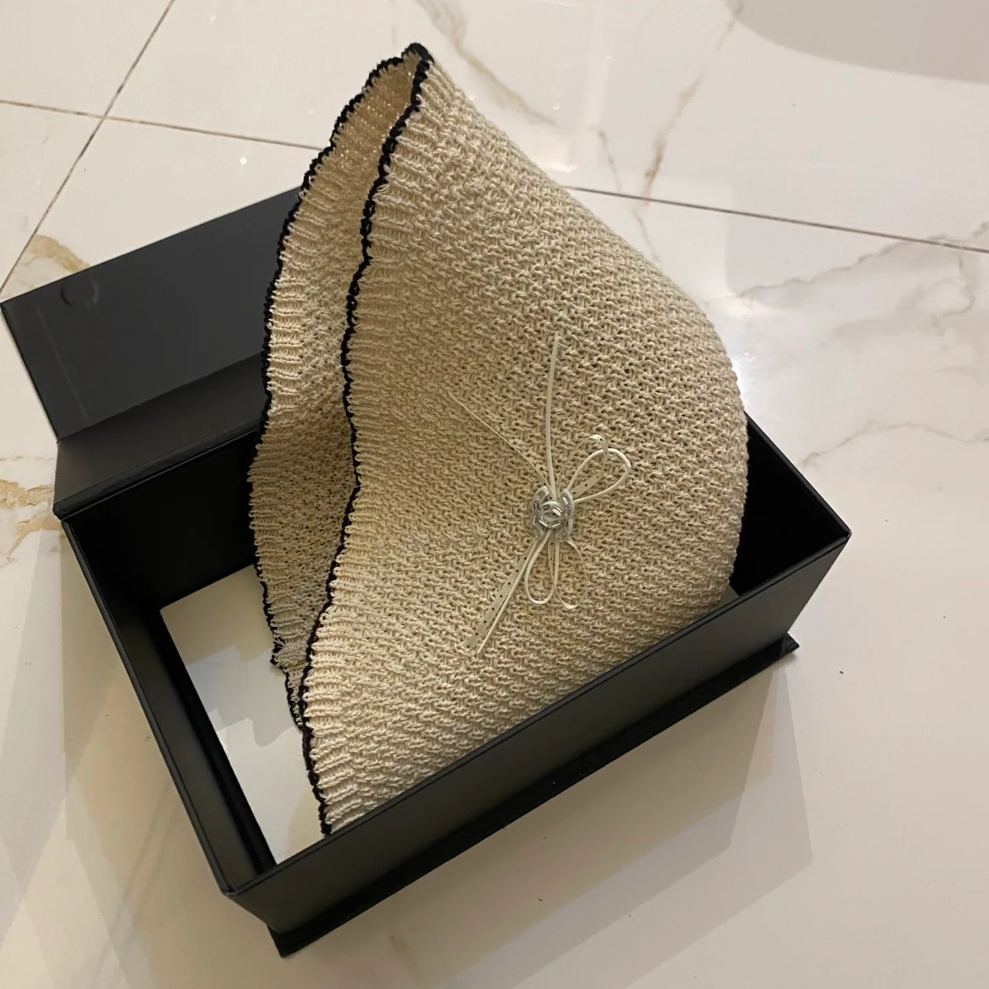 Головные Уборы Chanel 17498306