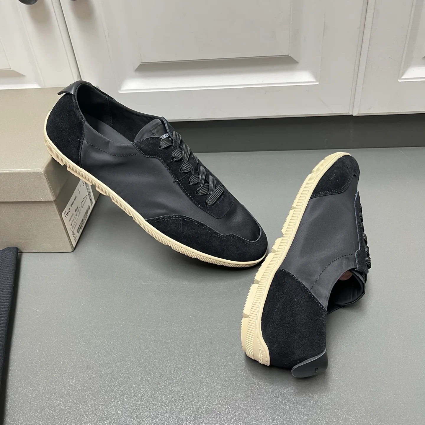 Кроссовки Мужские Armani 17636580