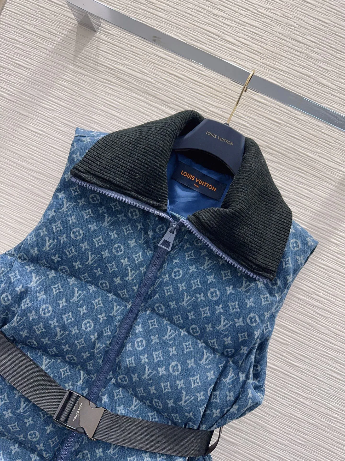 Жилеты Женские Louis Vuitton 1396302