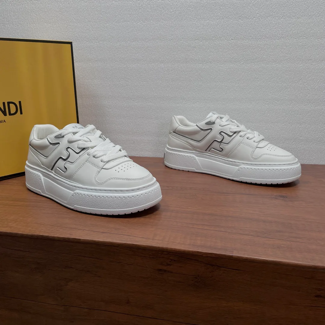 Кроссовки Женские Fendi 18626505