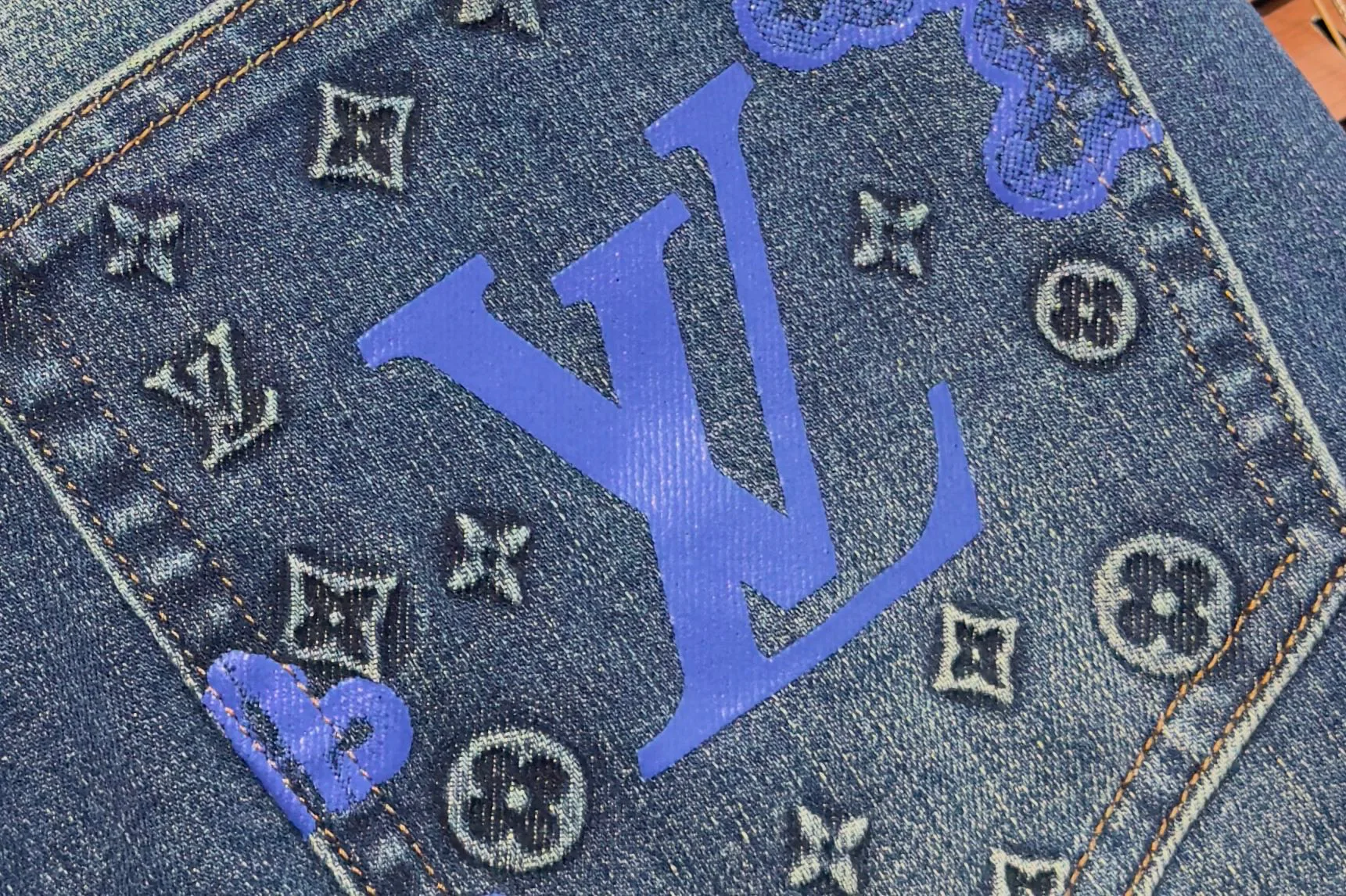 Джинсы Мужские Louis Vuitton 18098303