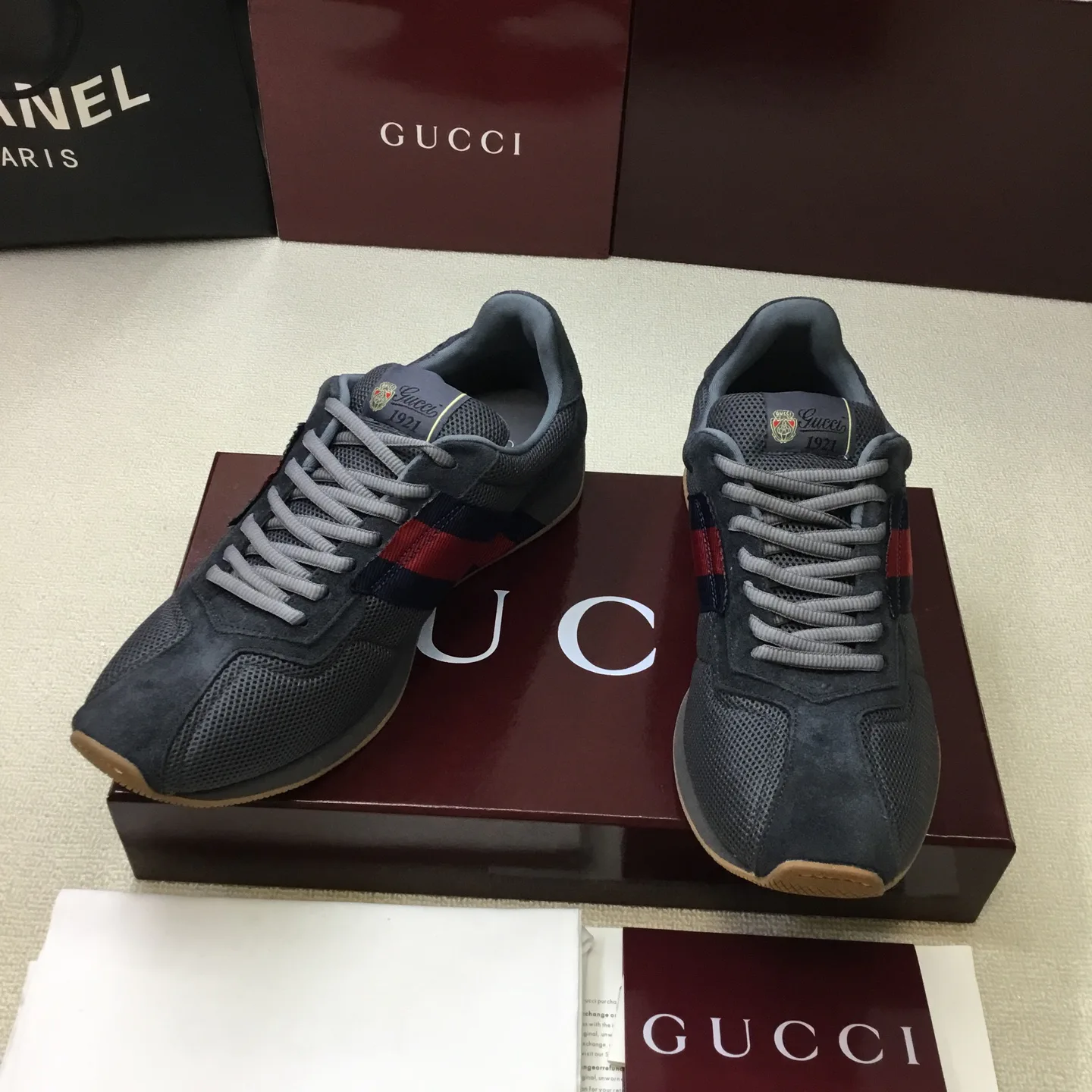 Кроссовки Женские Gucci 18773886