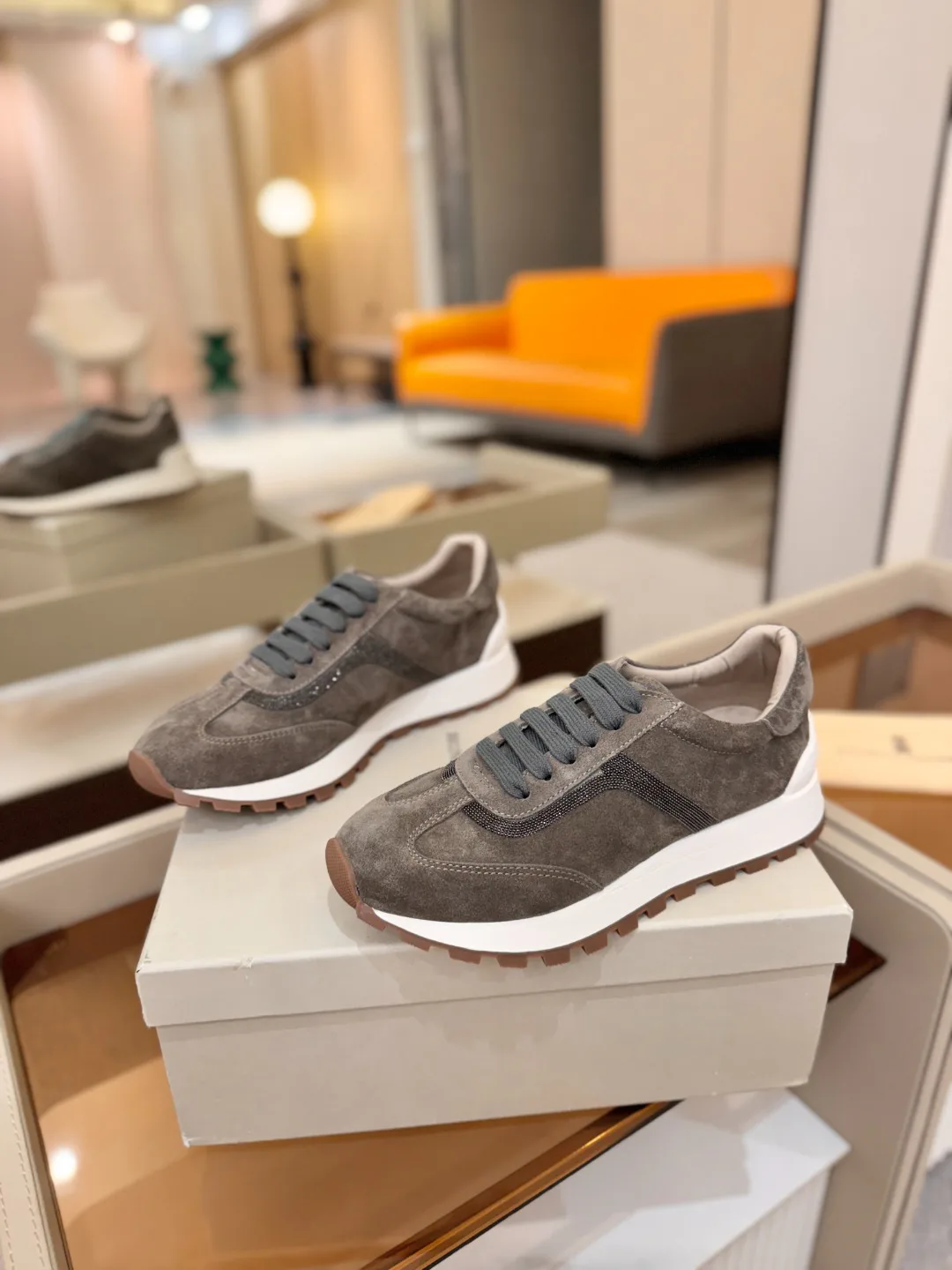Кроссовки Женские Brunello Cucinelli 18813037