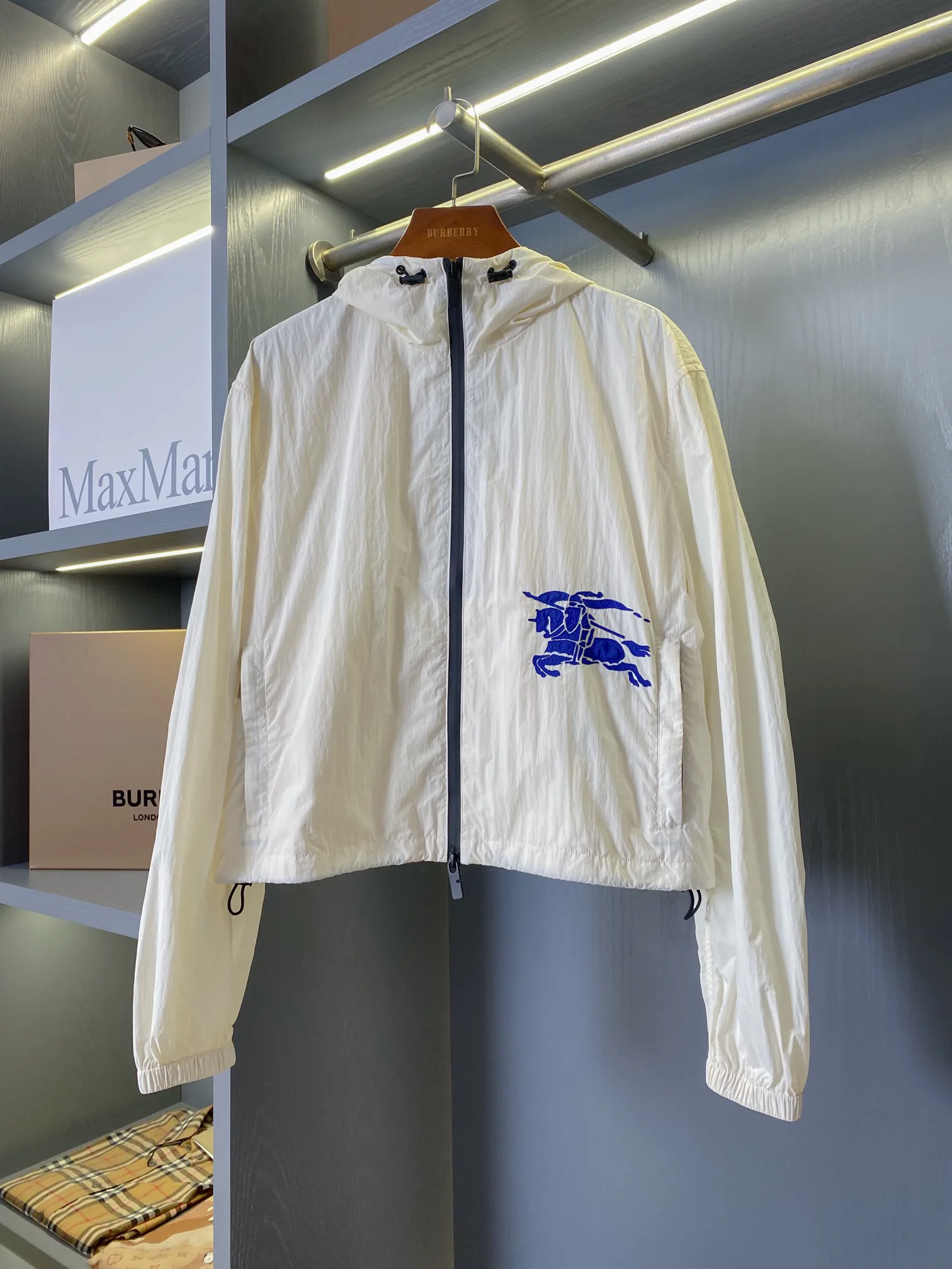 Куртки И Пуховики Женские Burberry 11577204