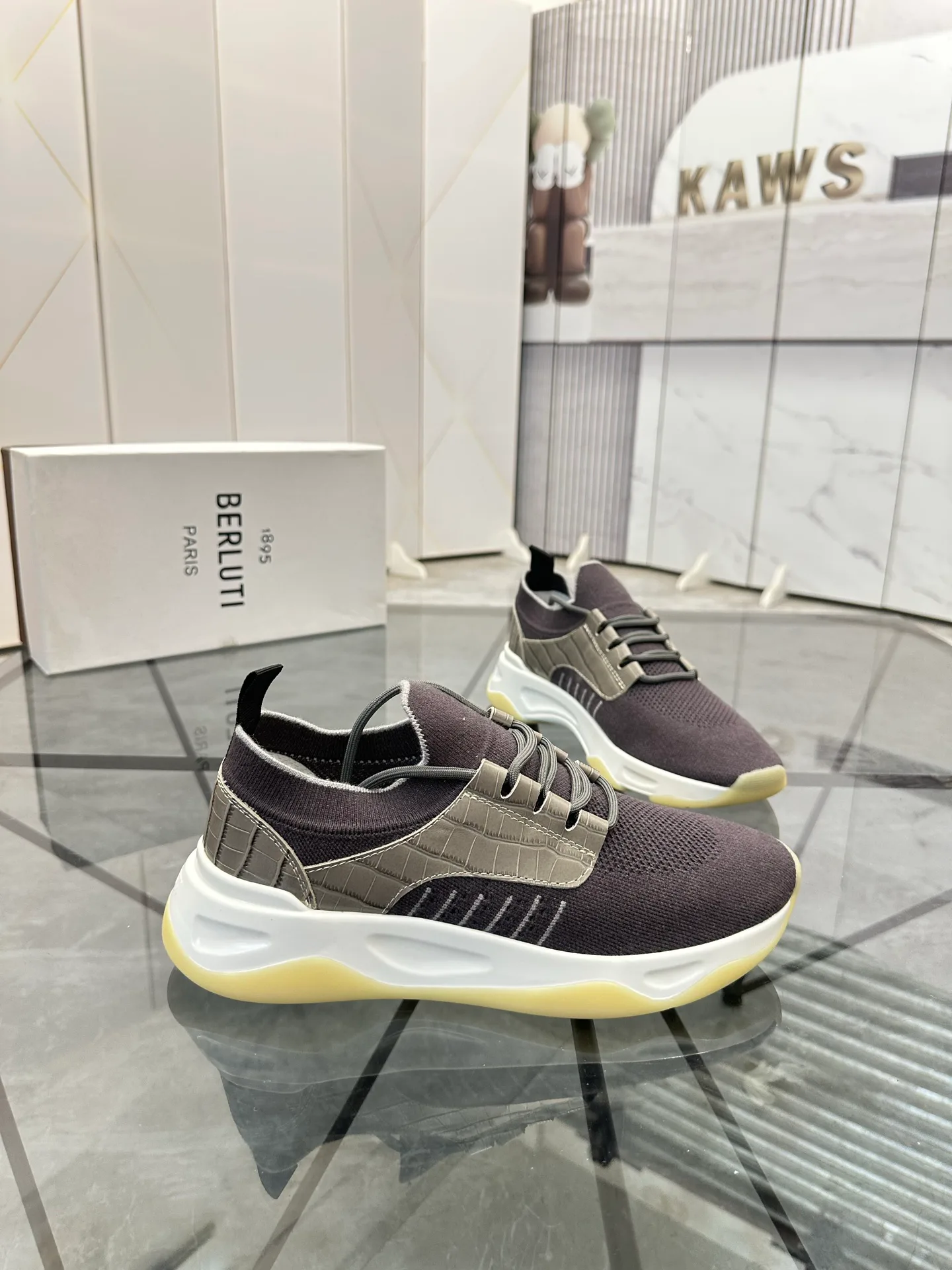 Кроссовки Женские Berluti 462891