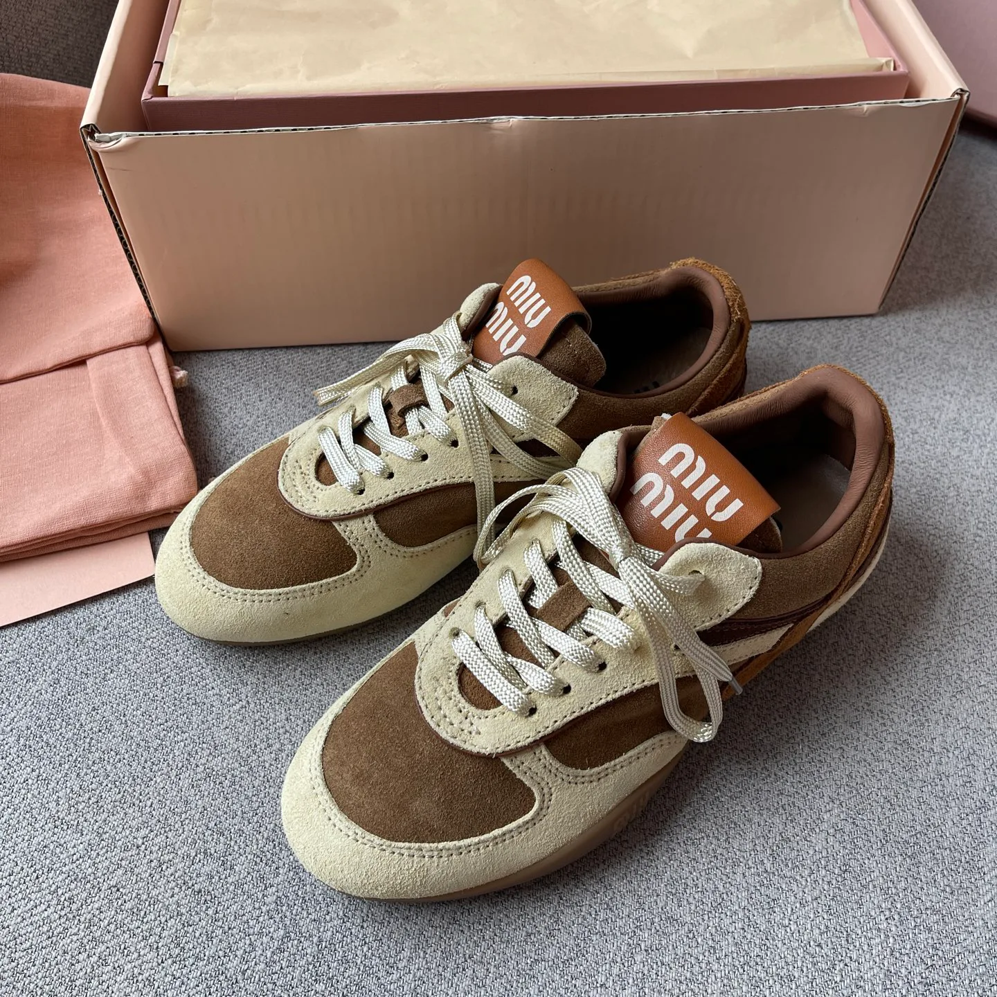 Кроссовки Женские Miu Miu 18066333