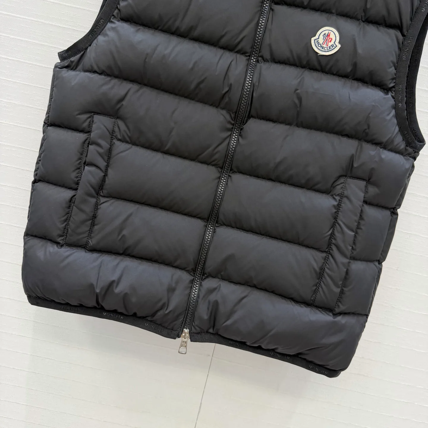 Жилеты Женские Moncler 19166059