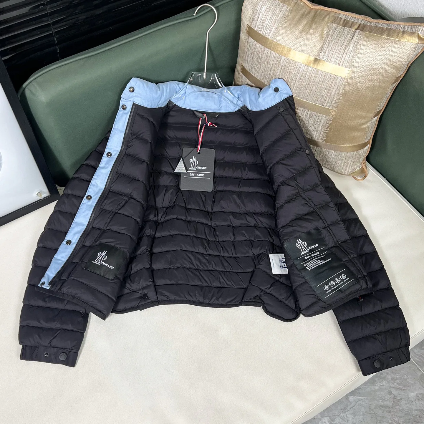 Куртки И Пуховики Женские Moncler 19225057