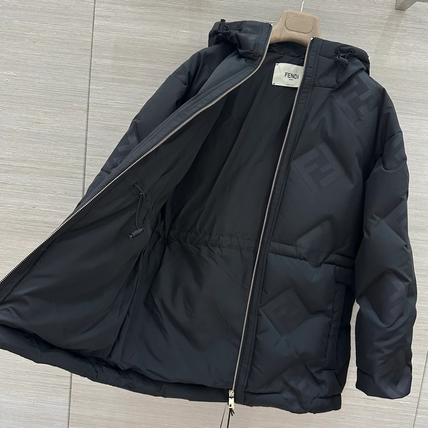 Куртки И Пуховики Женские Fendi 18250115