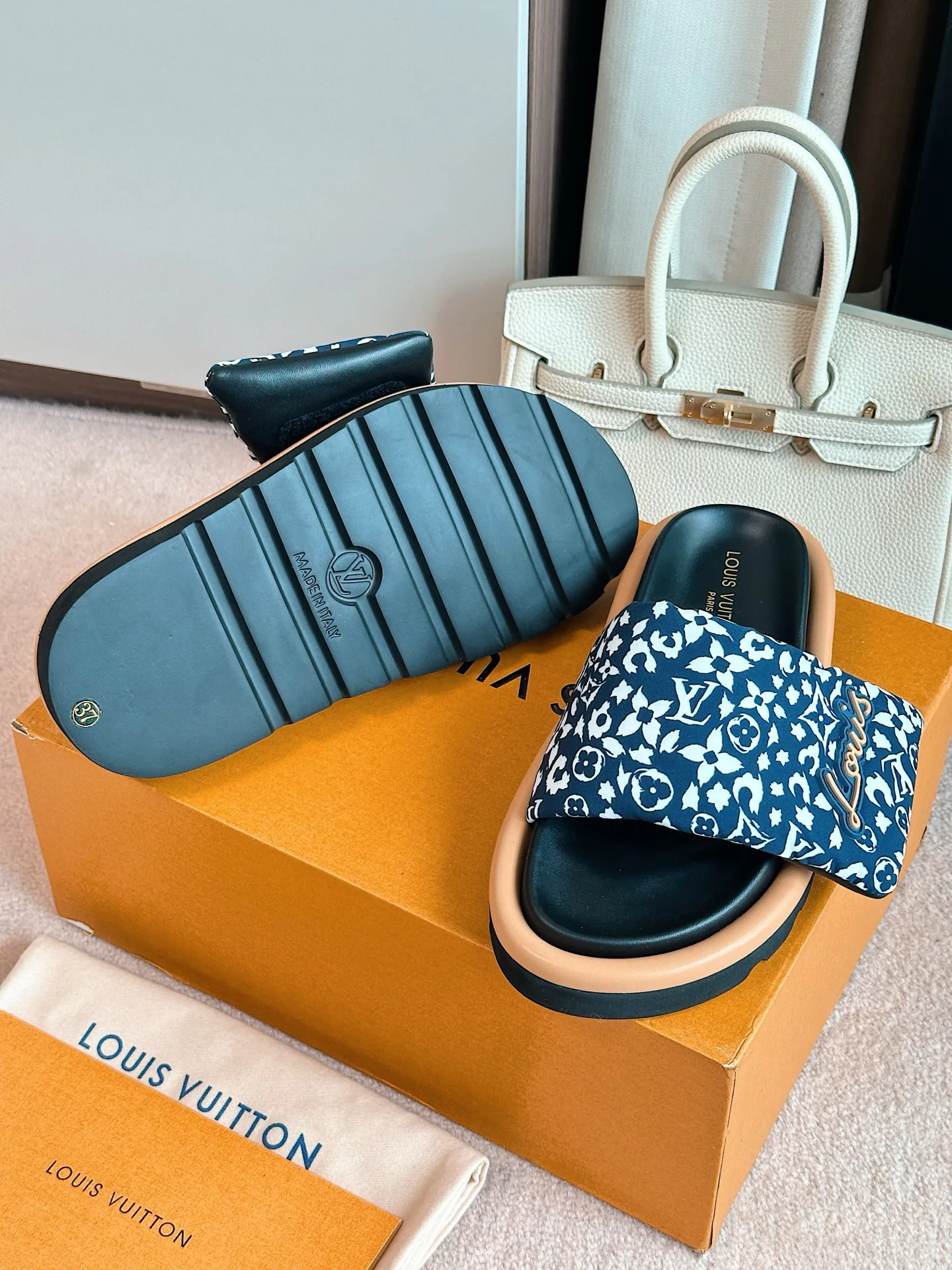 Шлепанцы Женские Louis Vuitton 14335146
