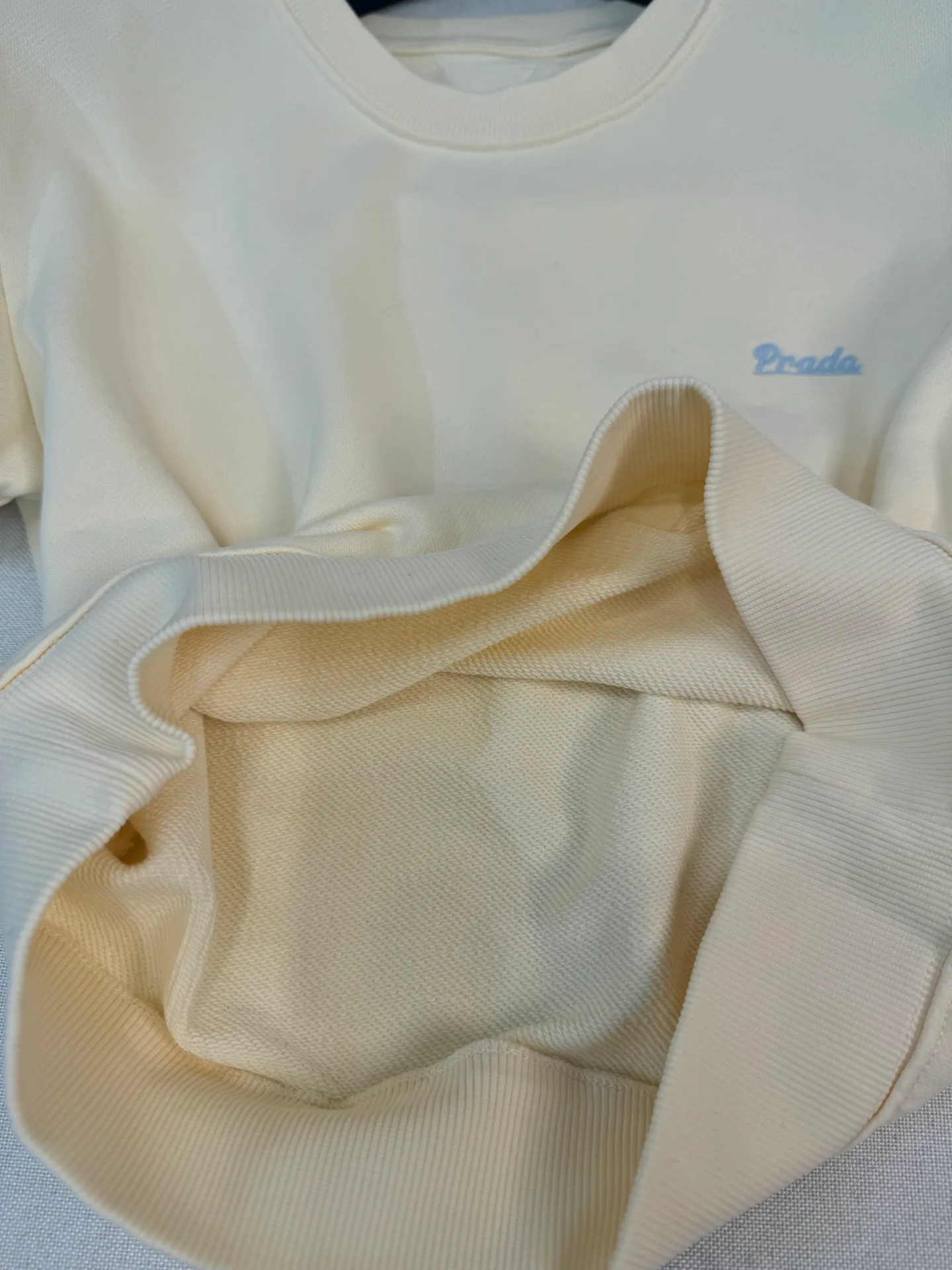 Футболки Женские Prada 13539691