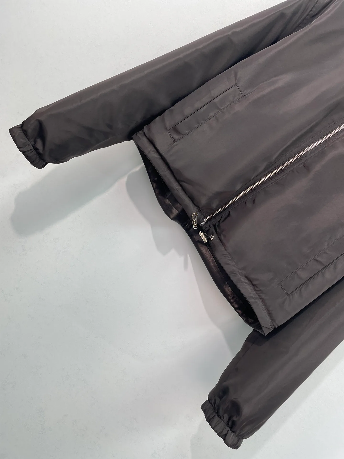 Куртки И Пуховики Женские Prada 17943331