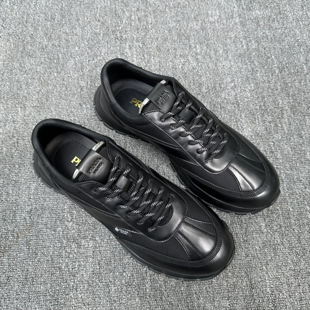 Кроссовки Мужские Prada 18076306