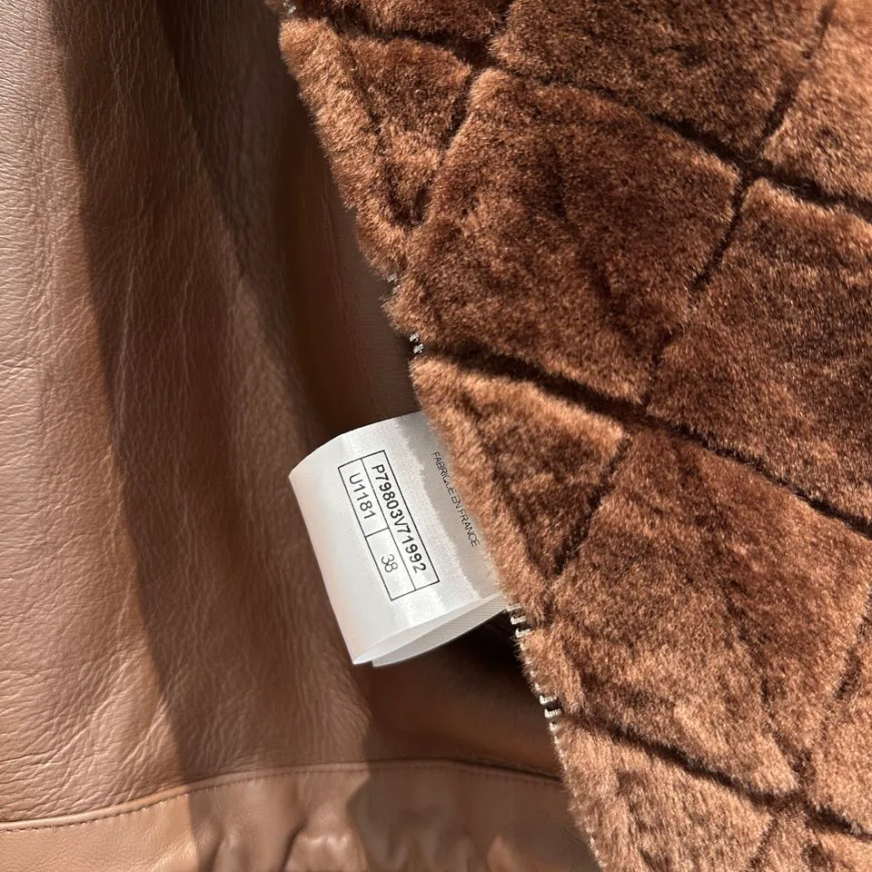 Куртки И Пуховики Женские Chanel 18559510