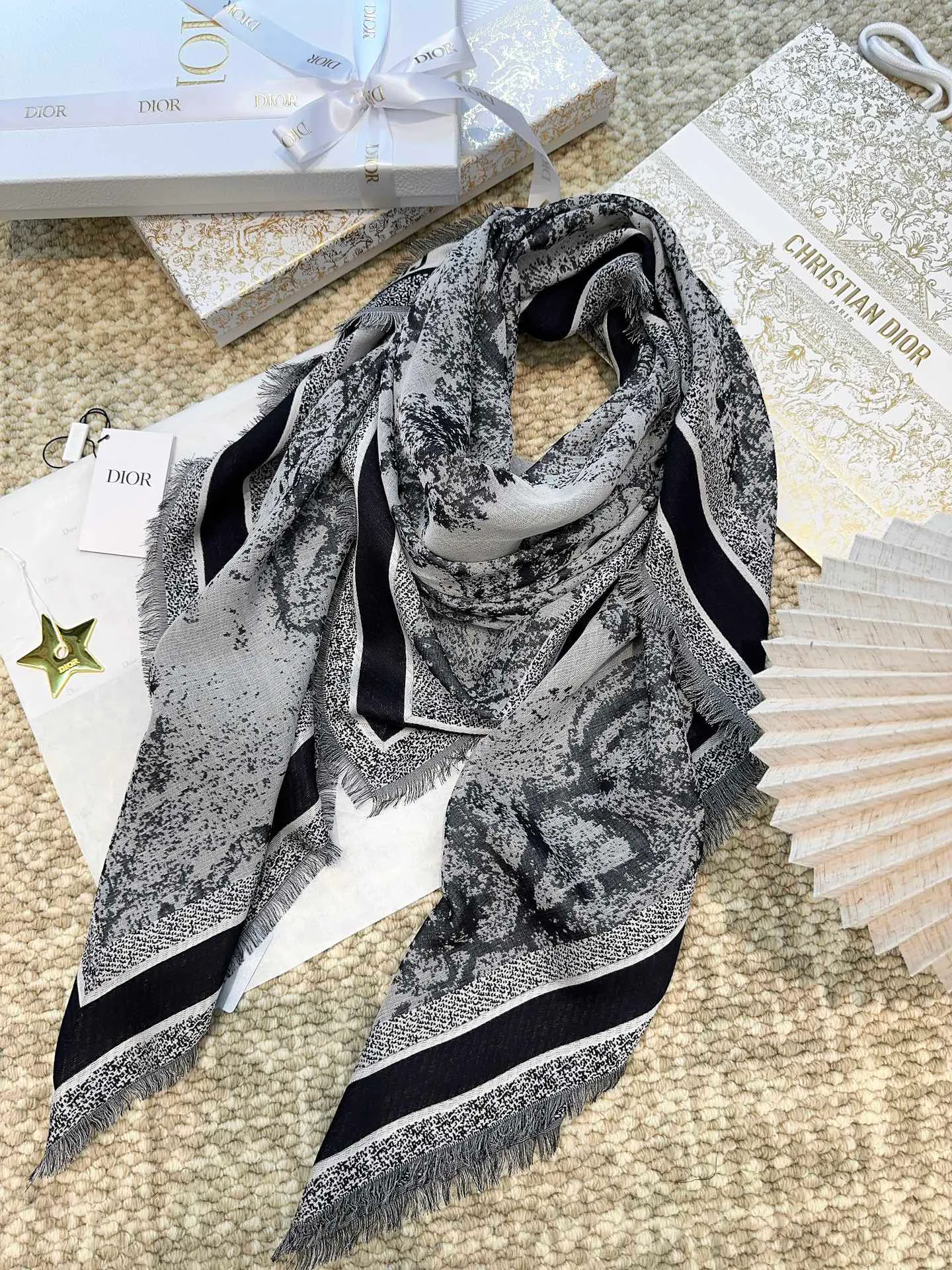 Шарфы Christian Dior 17874836