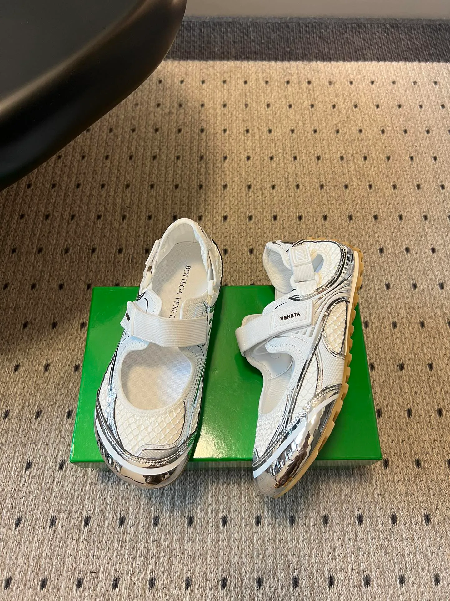 Кроссовки Женские Bottega Veneta 12833502