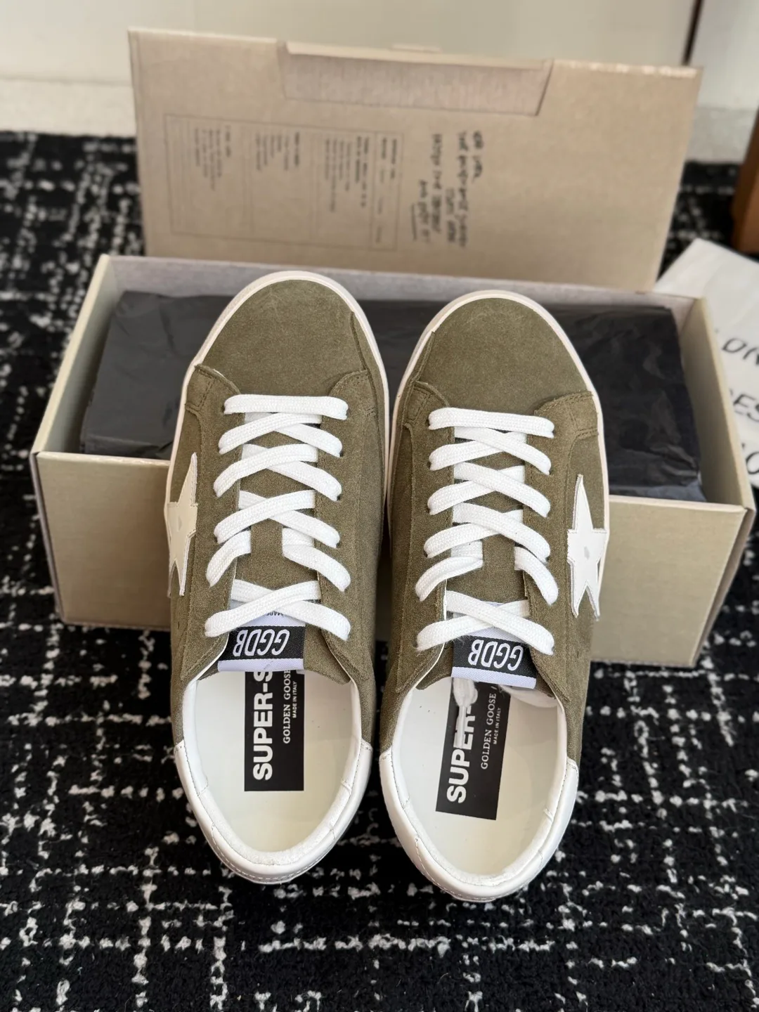 Кроссовки Женские Golden Goose 18138830