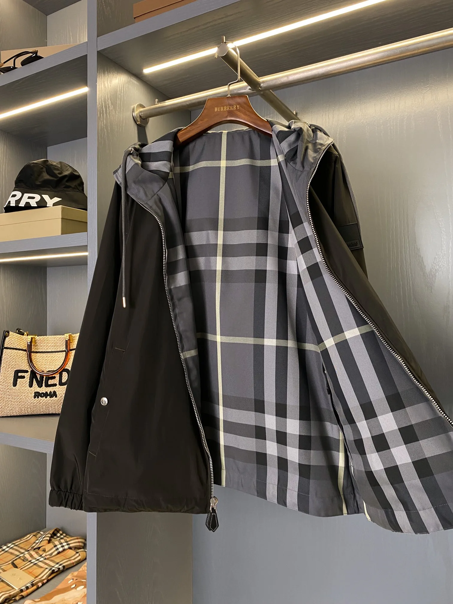 Куртки И Пуховики Мужские Burberry 13432910